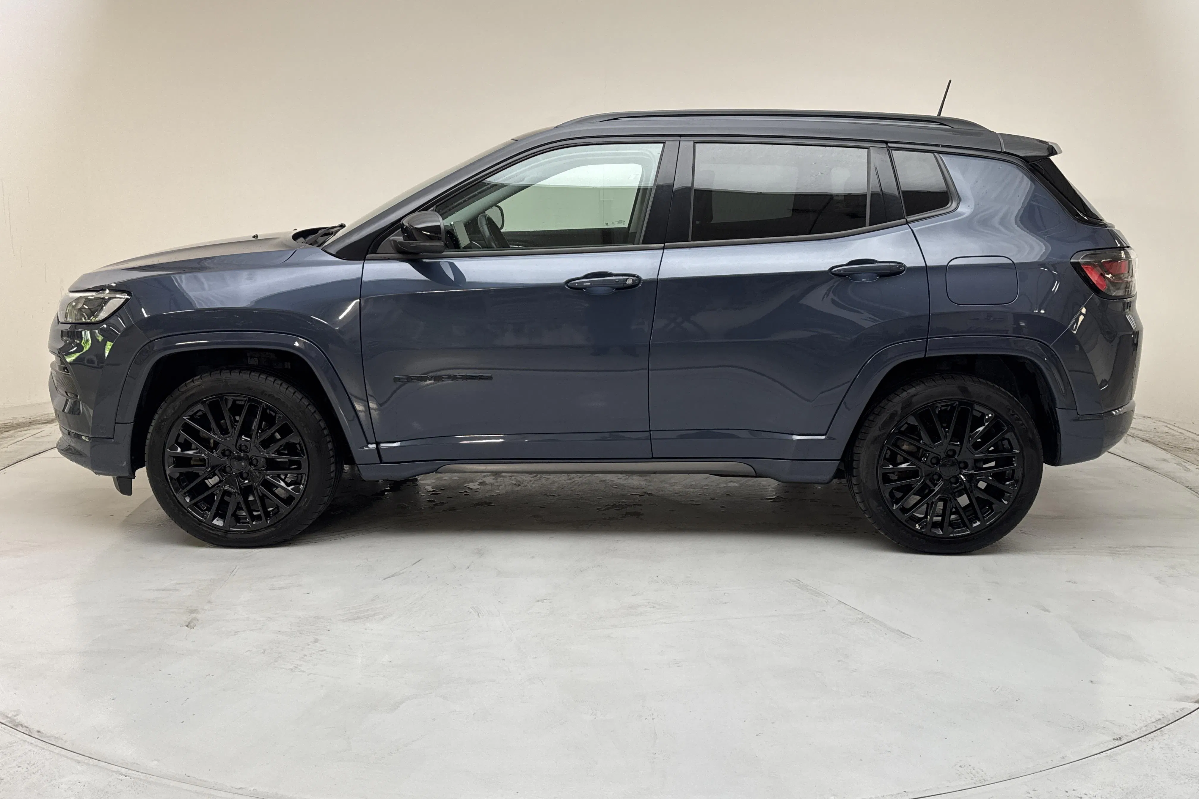Presentation photo 2 of 15: Jeep Compass 1.3 PHEV 4WD (240hk) - 64 870 km - Automatic - blue - 2022