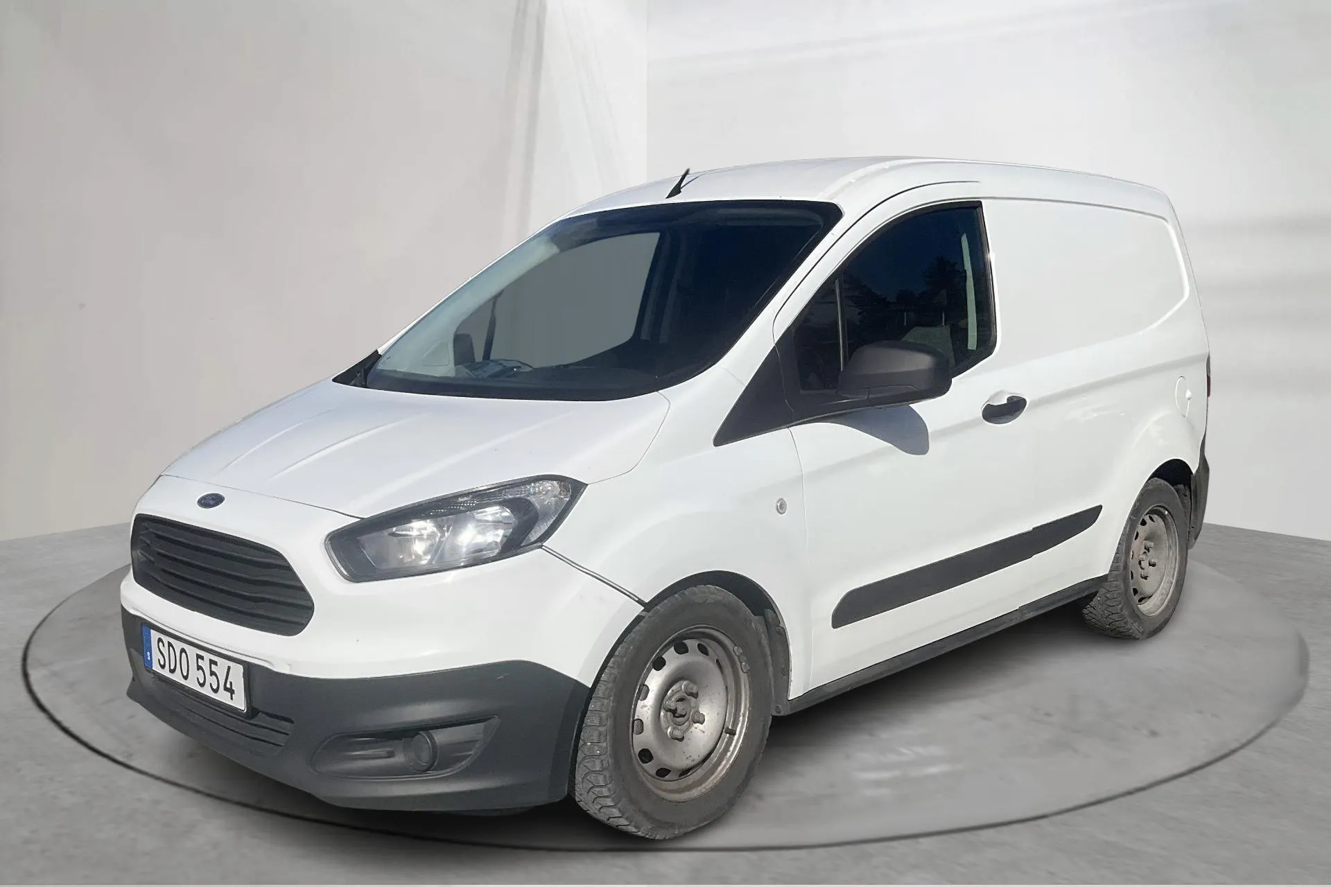 Presentationsfoto 1 av 12: Ford Transit Courier 1.5 TDCI (75hk) - 16 205 mil - Manuell - vit - 2017