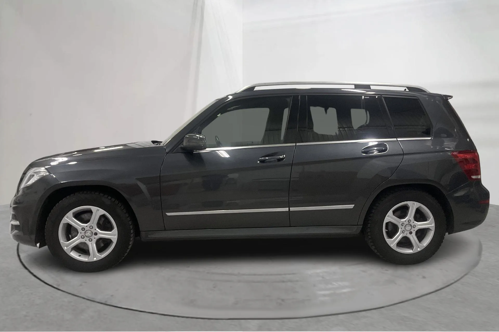 Presentationsfoto 2 av 16: Mercedes GLK 220 CDI 4MATIC X204 (170hk) - 19 895 mil - Automat - Dark Grey - 2013