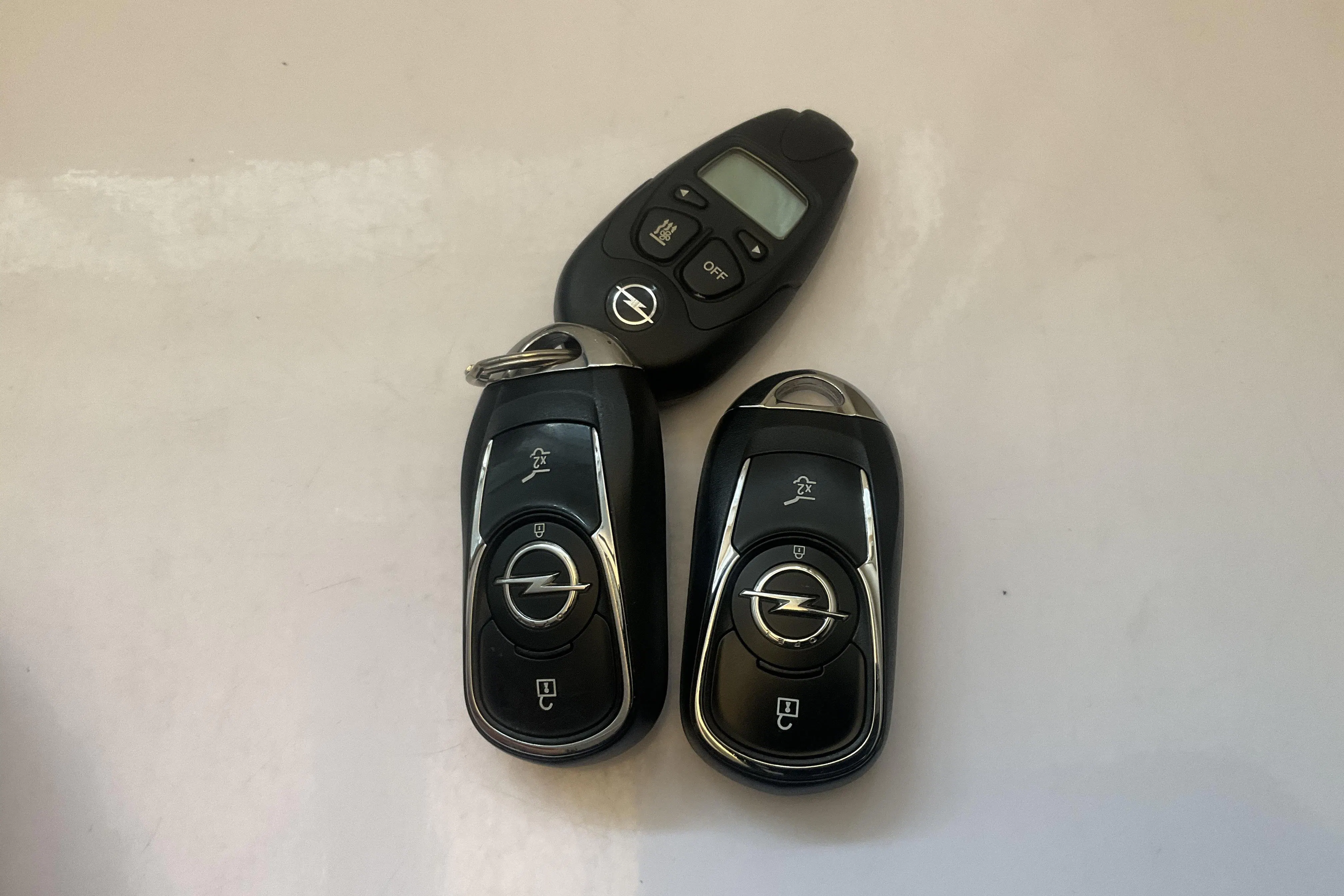 Presentation photo 15 of 15: Opel Insignia 2.0 CDTI Country Tourer 4x4 (210hk) - 106 050 km - Automatic - white - 2018