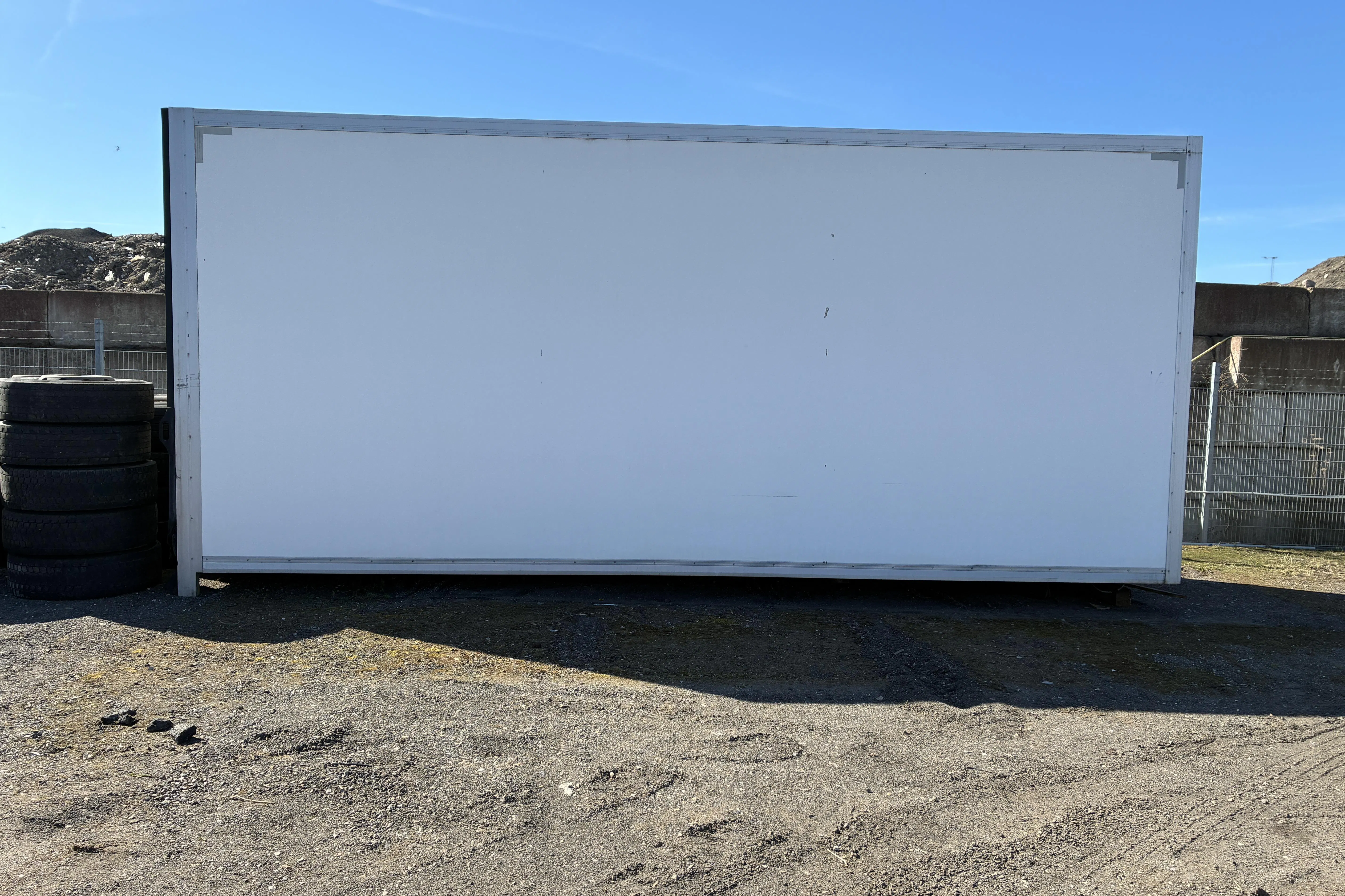 Presentationsfoto 9 av 9: PLS lastbilsskåp med öppningsbar sida - 0 km