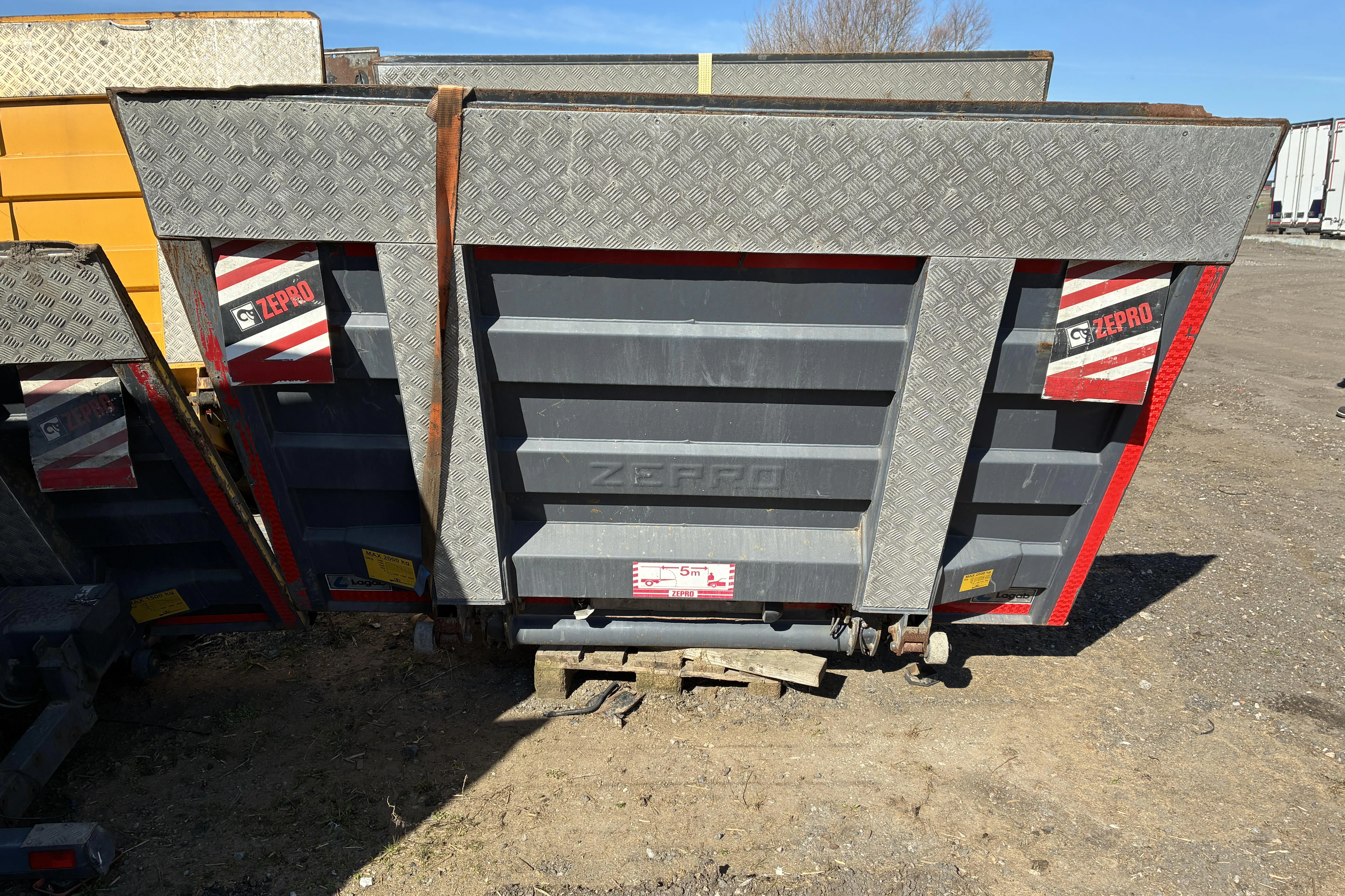 Presentationsfoto 2 av 7: ZEPRO Z 2000 – 175 MA, bakgavellyft (2018) - 0 km - 2018