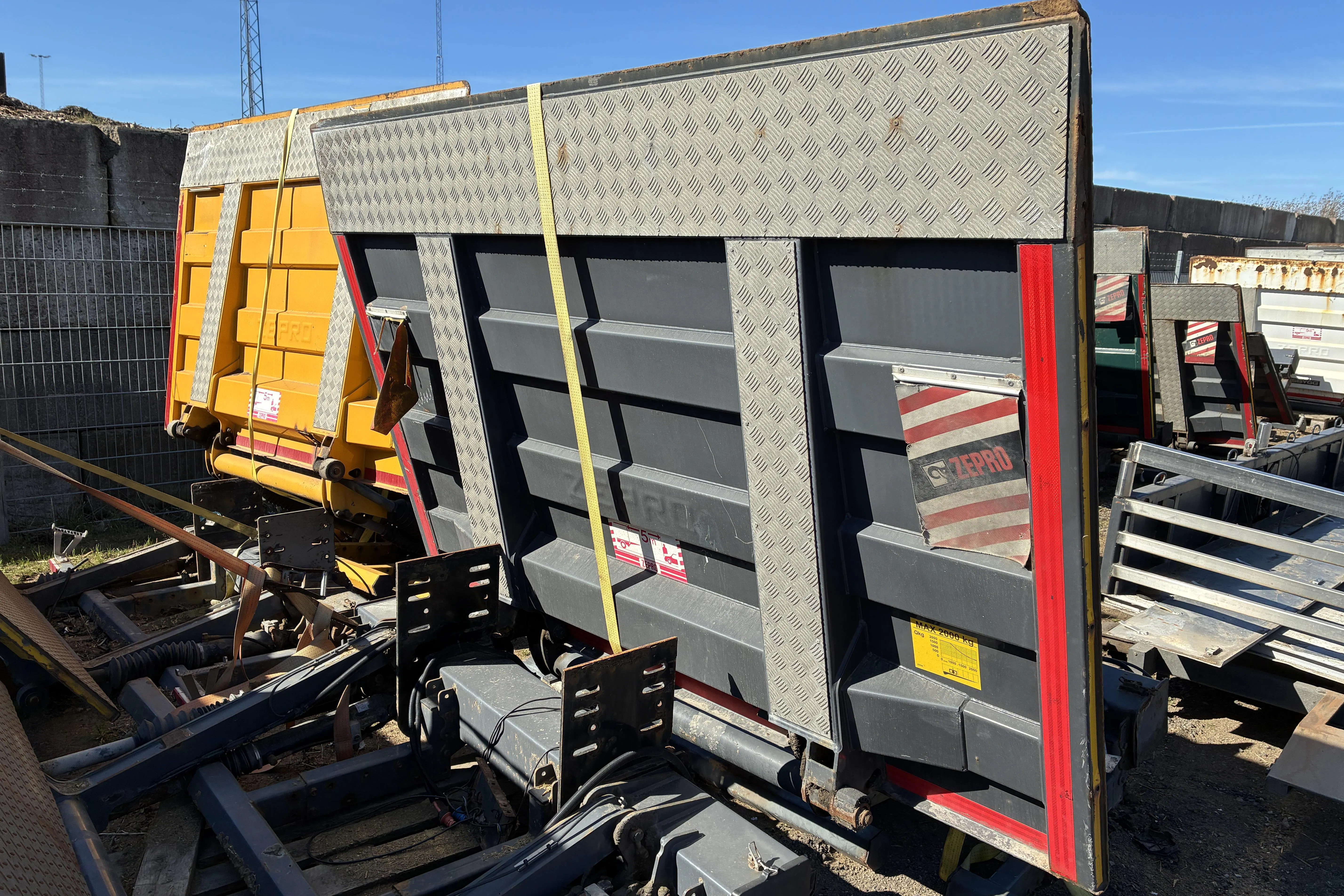 Presentationsfoto 1 av 7: ZEPRO Z 2000 – 175 MA, bakgavellyft (2016) - 0 km - 2016