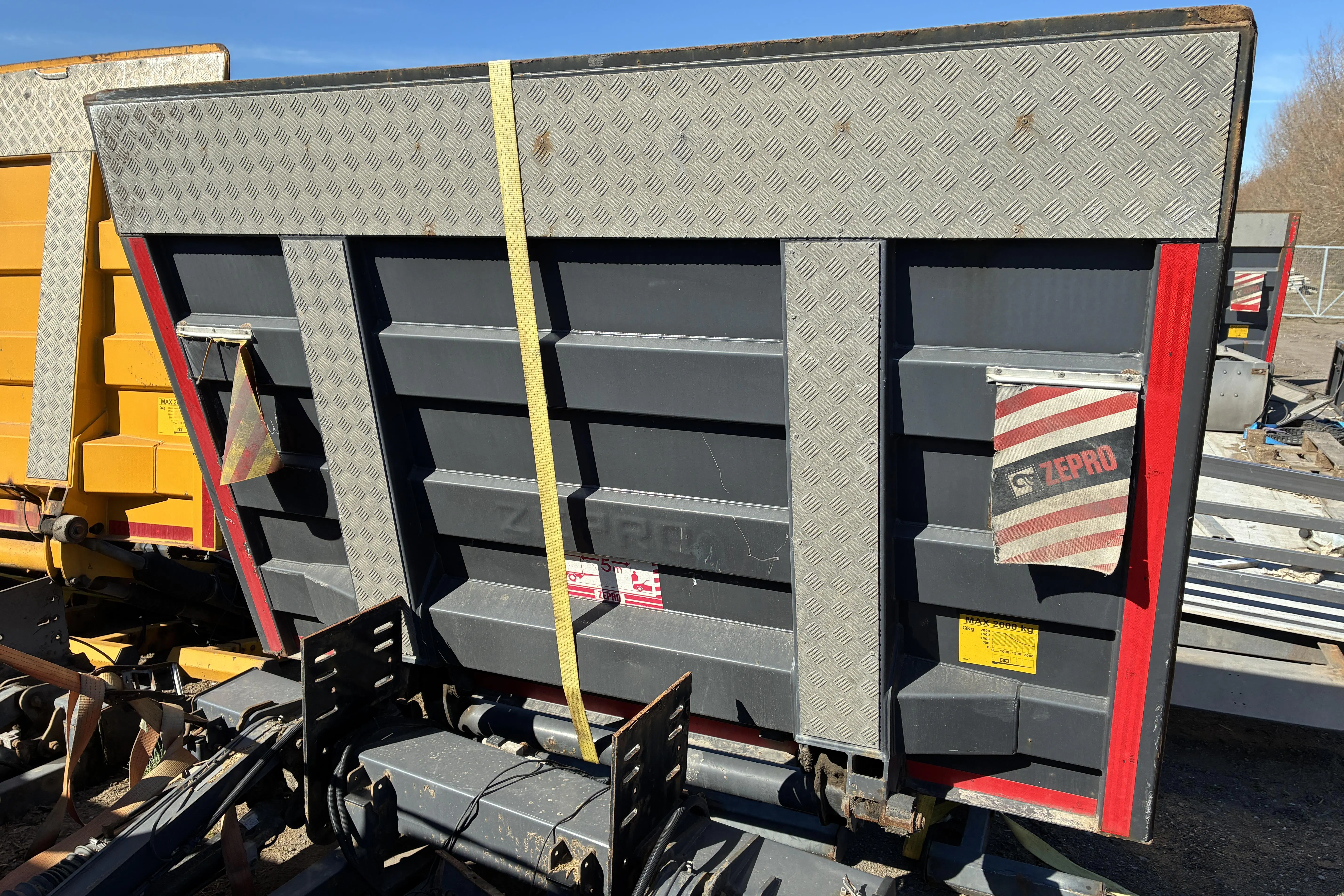 Presentationsfoto 2 av 7: ZEPRO Z 2000 – 175 MA, bakgavellyft (2016) - 0 km - 2016