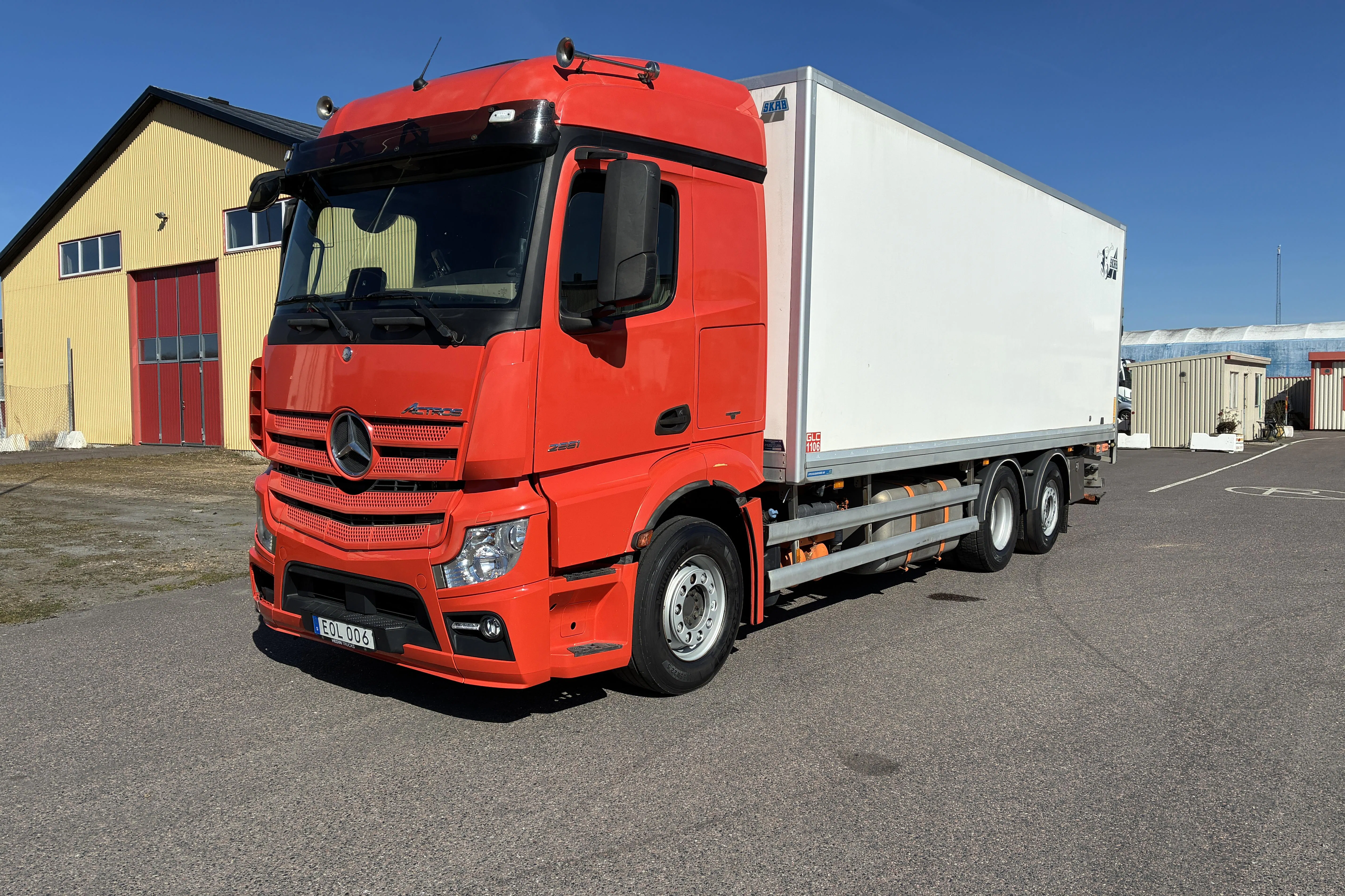 Presentationsfoto 1 av 70: MERCEDES ACTROS 2551 - 637 572 km - Automat - 2016