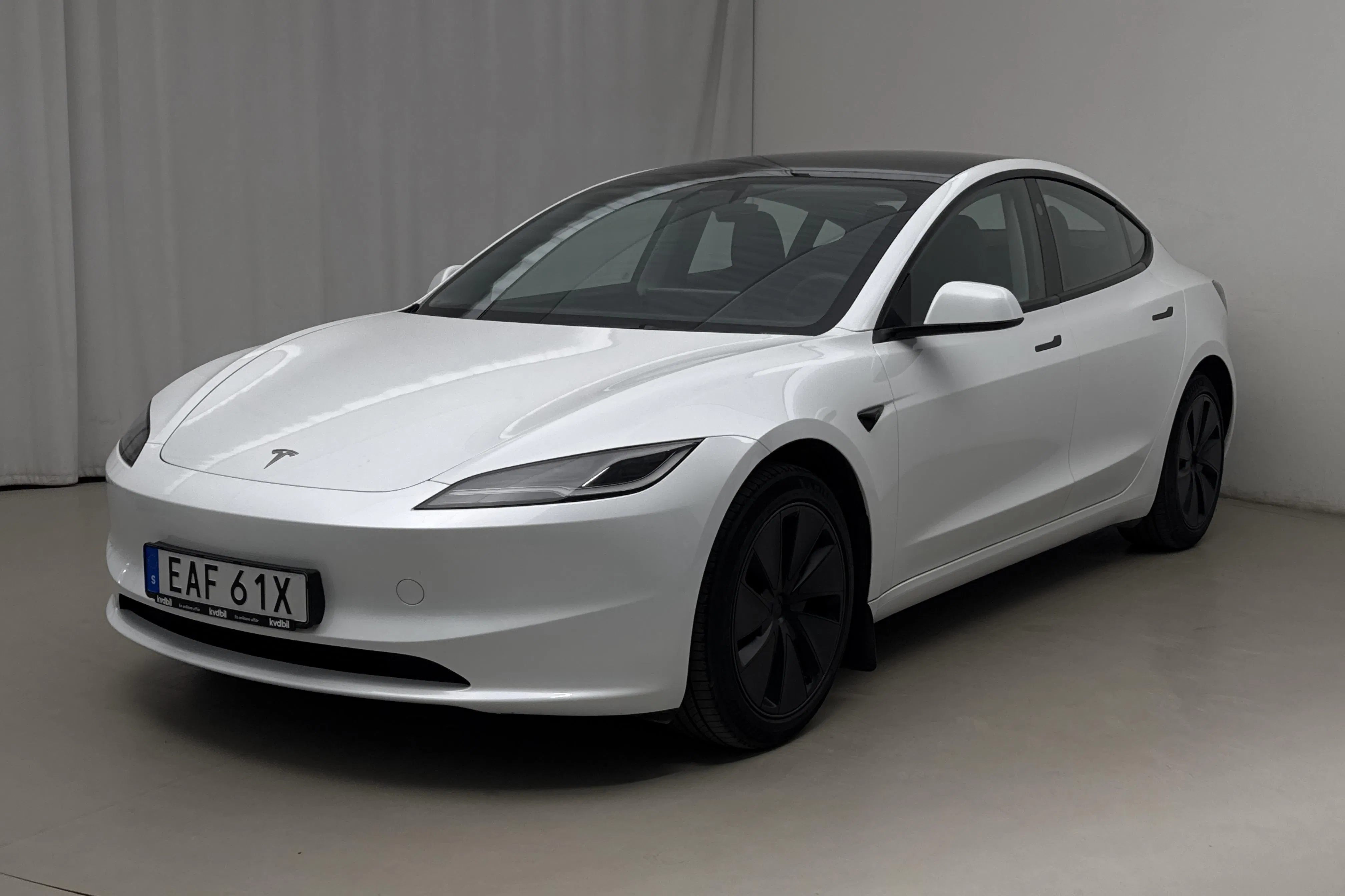 Presentation photo 1 of 23: Tesla Model 3 Long Range Dual Motor AWD - 54 030 km - Automatic - white - 2024