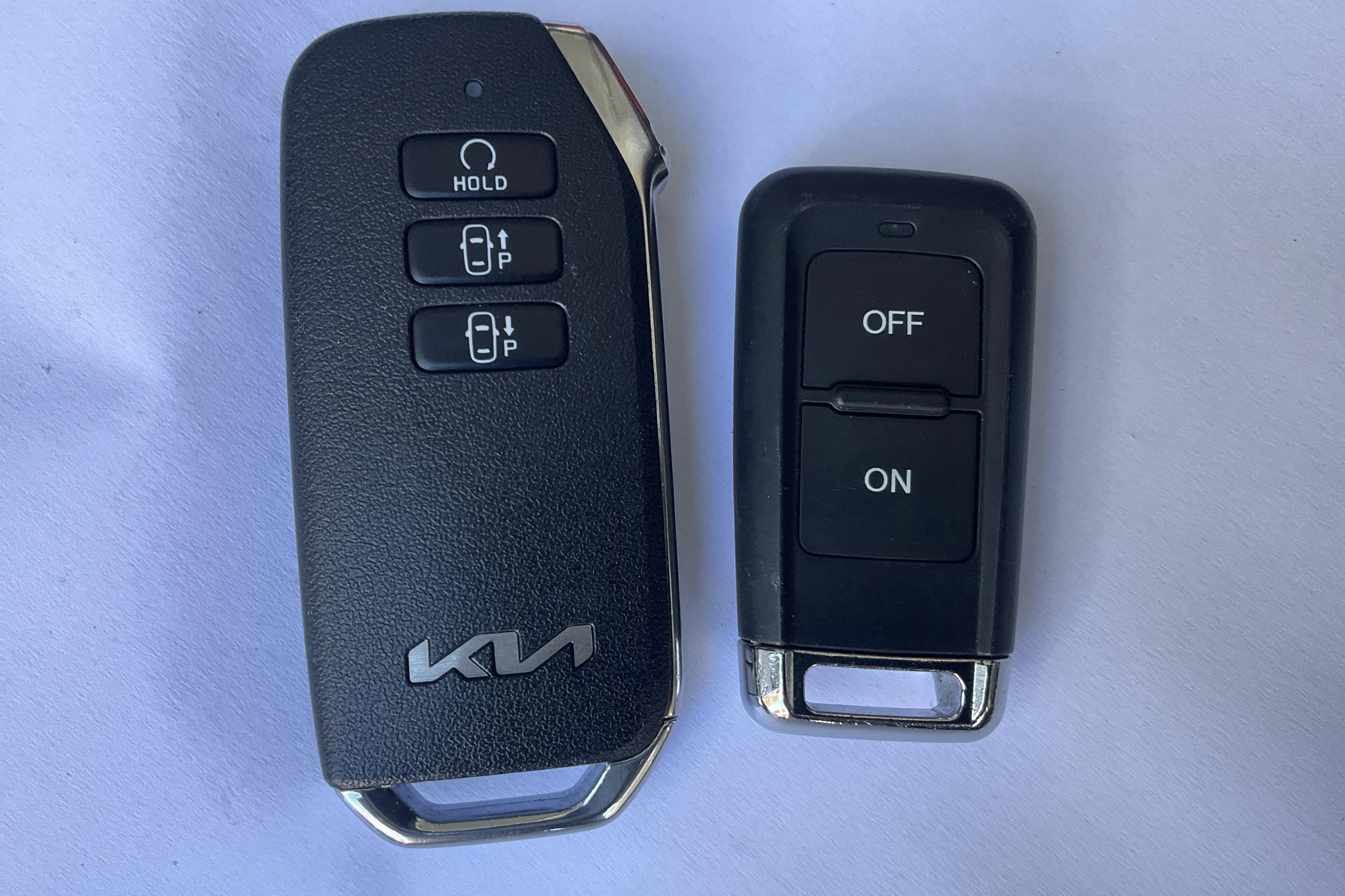 Presentation photo 17 of 17: KIA Sportage PHEV AWD (265hk) - 32 840 km - Automatic - white - 2025