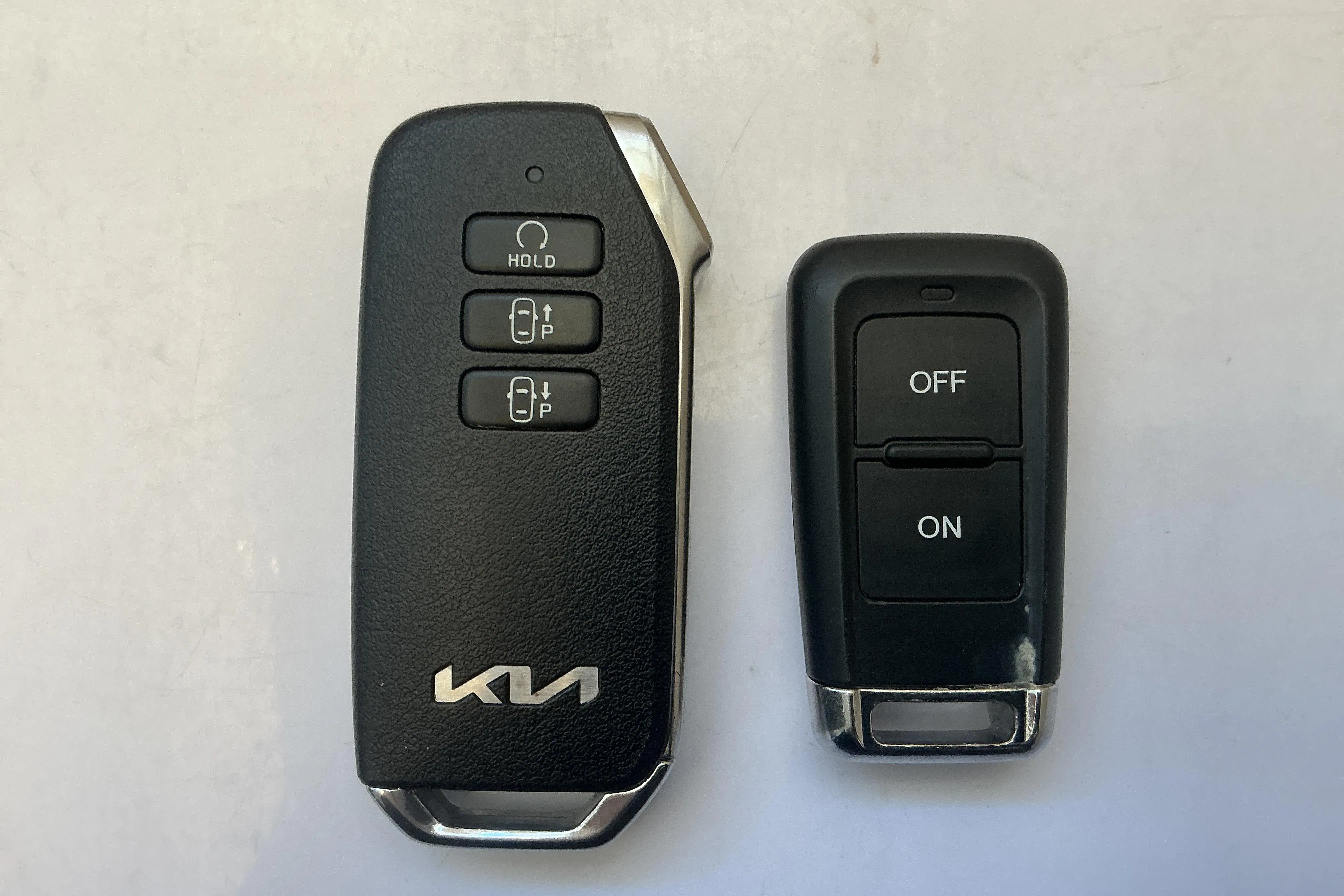 Presentationsfoto 17 av 17: KIA Sportage PHEV AWD (265hk) - 6 030 mil - Automat - vit - 2025