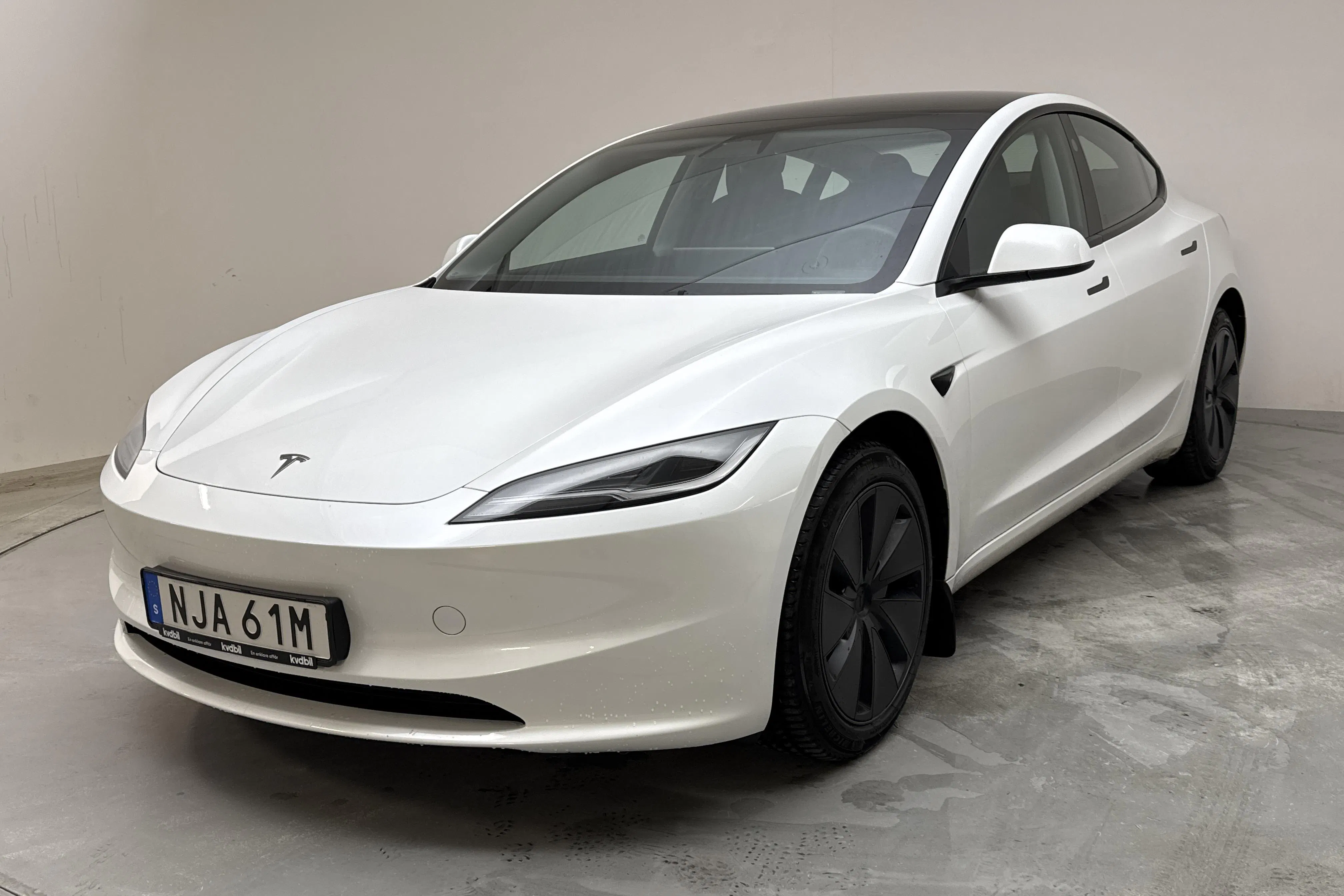 Presentation photo 1 of 19: Tesla Model 3 Long Range Dual Motor AWD - 101 900 km - Automatic - white - 2024