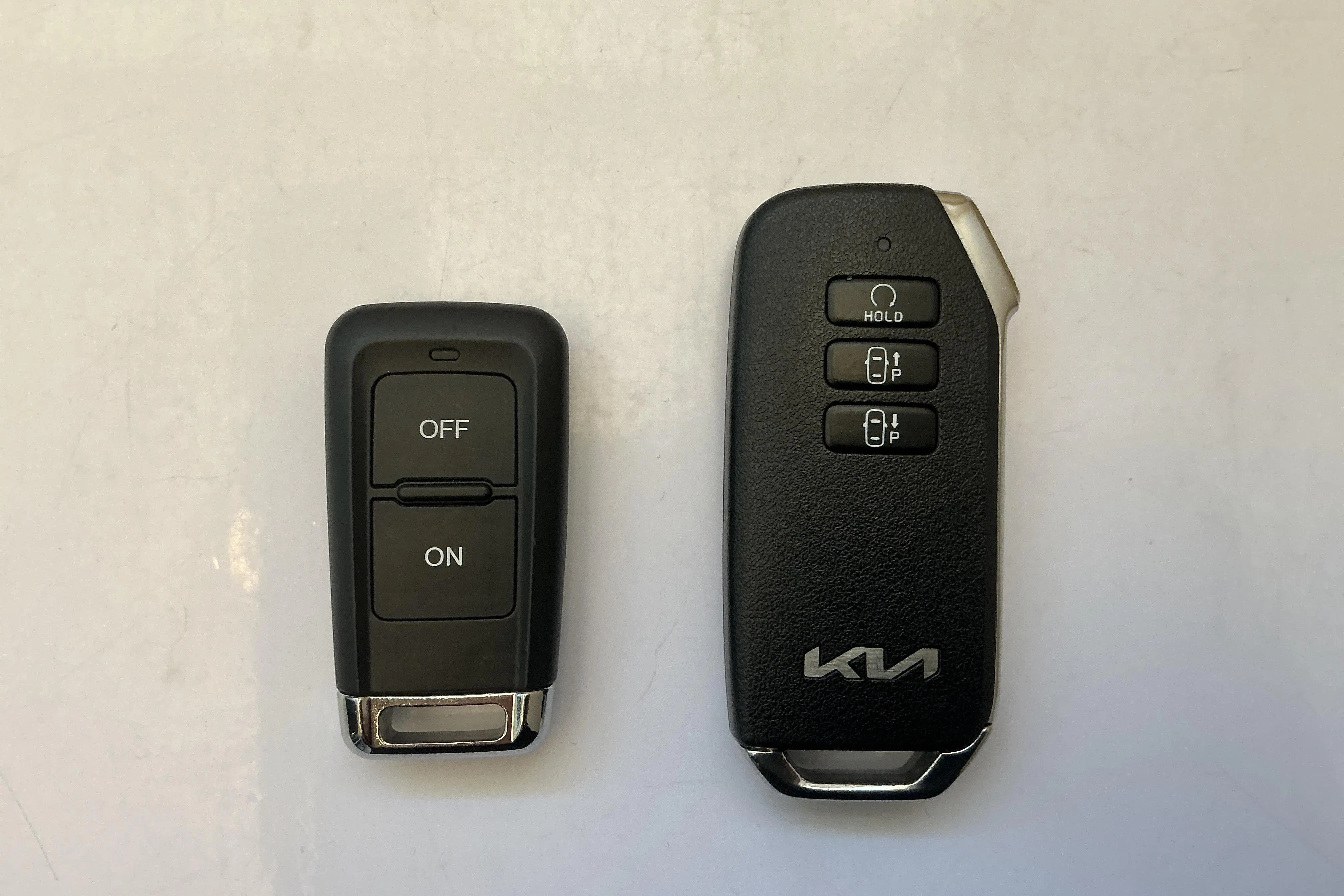 Presentation photo 17 of 17: KIA Sportage PHEV AWD (265hk) - 36 770 km - Automatic - white - 2025