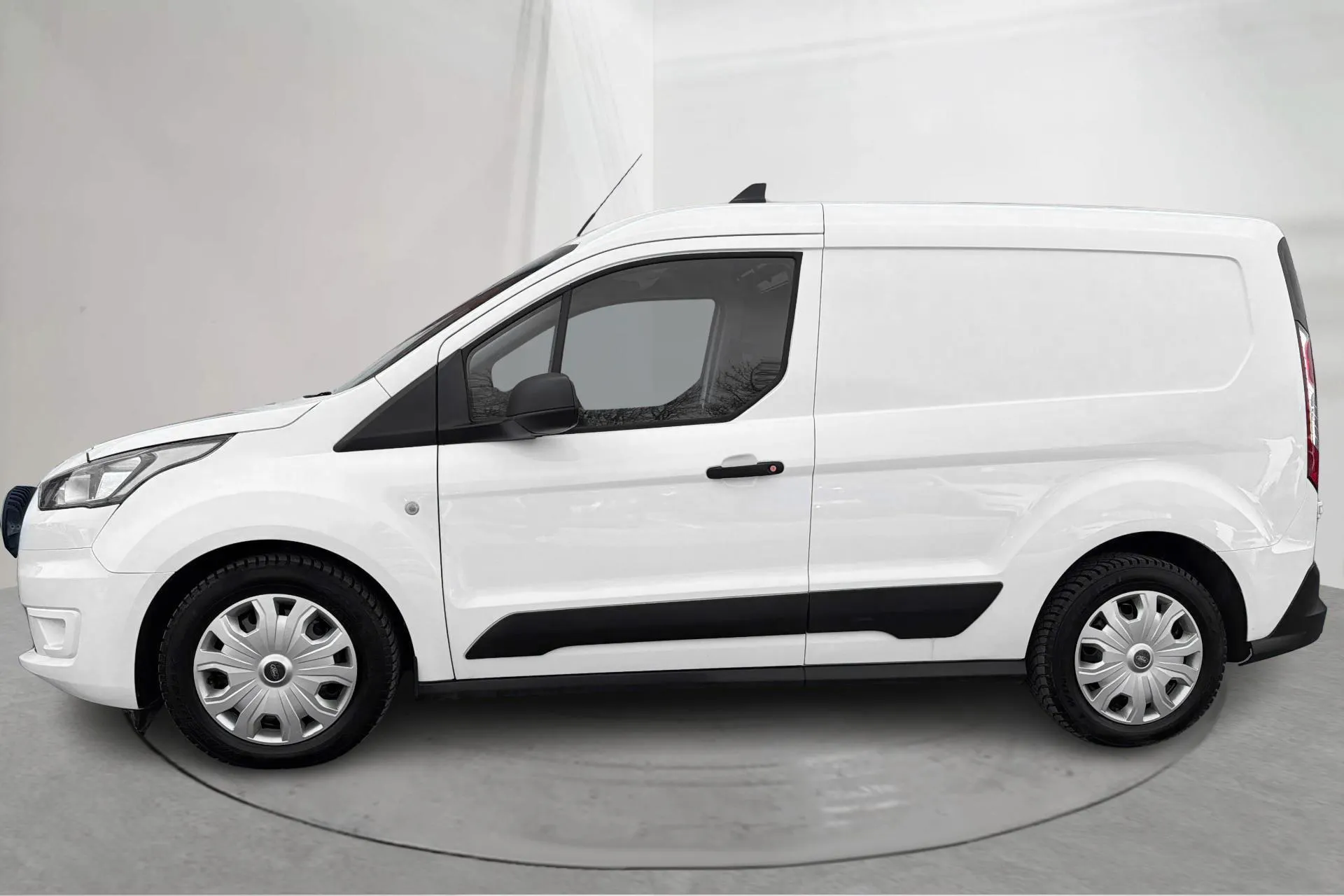 Presentation photo 2 of 15: Ford Transit Connect 1.0T Ecoboost E85 (100hk) - 105 790 km - Manual - white - 2023