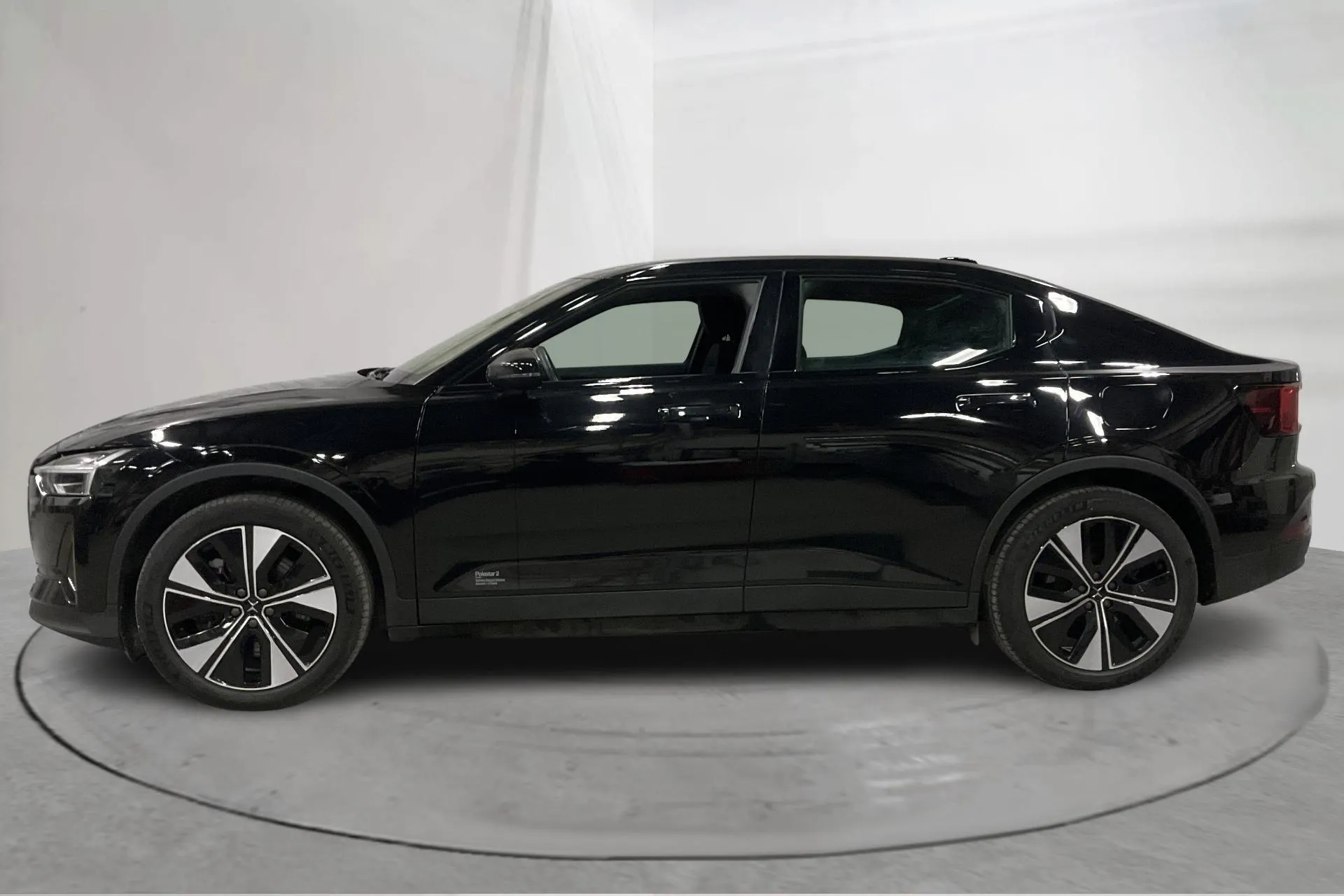Presentationsfoto 2 av 21: Polestar 2 Standard range Single motor (231hk) - 6 743 mil - Automat - svart - 2023