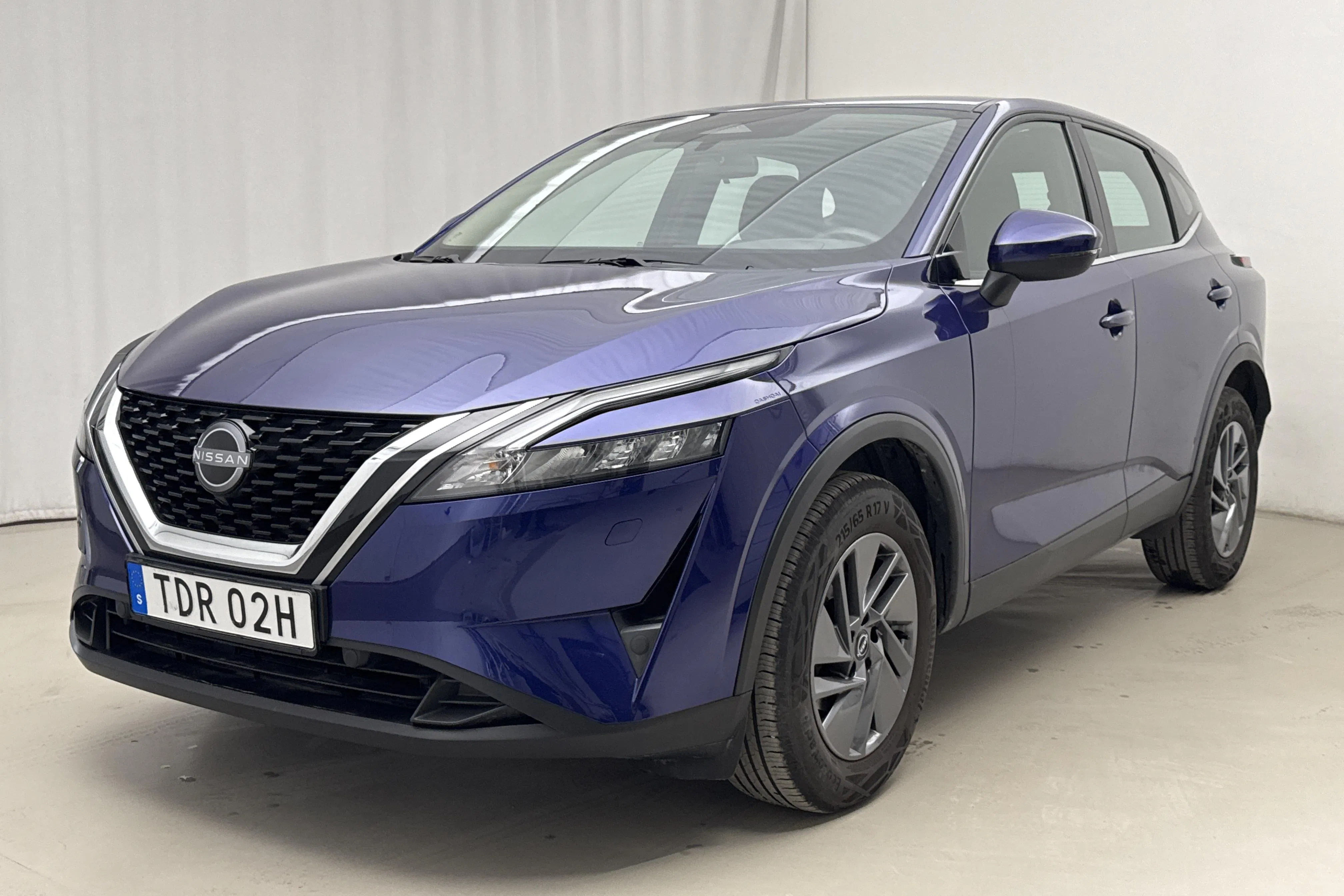 Presentationsfoto 1 av 16: Nissan Qashqai 1.3 MHEV (158hk) - 2 946 mil - Automat - blå - 2023