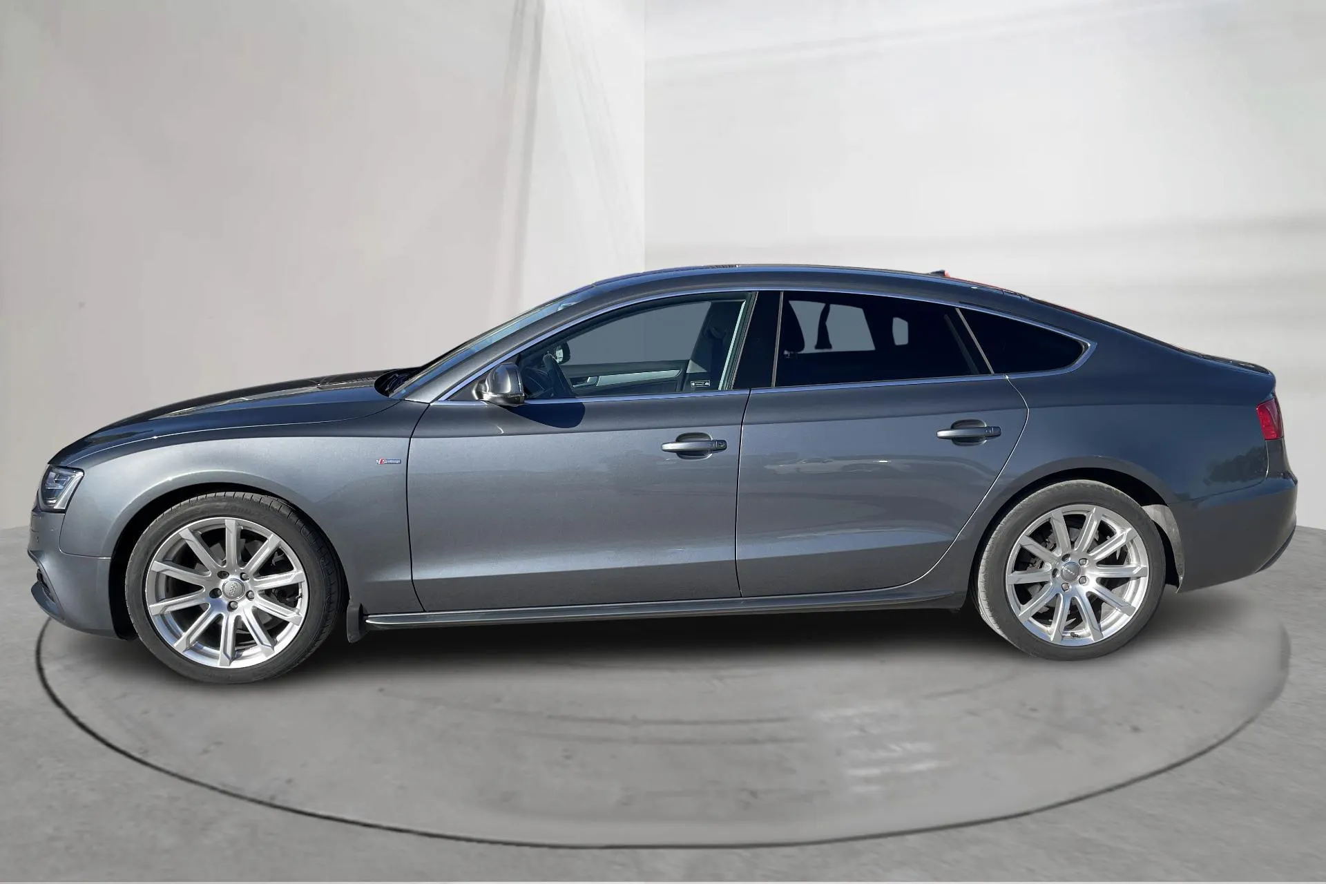 Presentationsfoto 2 av 22: Audi A5 2.0 TDI Clean diesel Sportback quattro (190hk) - 9 669 mil - Automat - grå - 2016