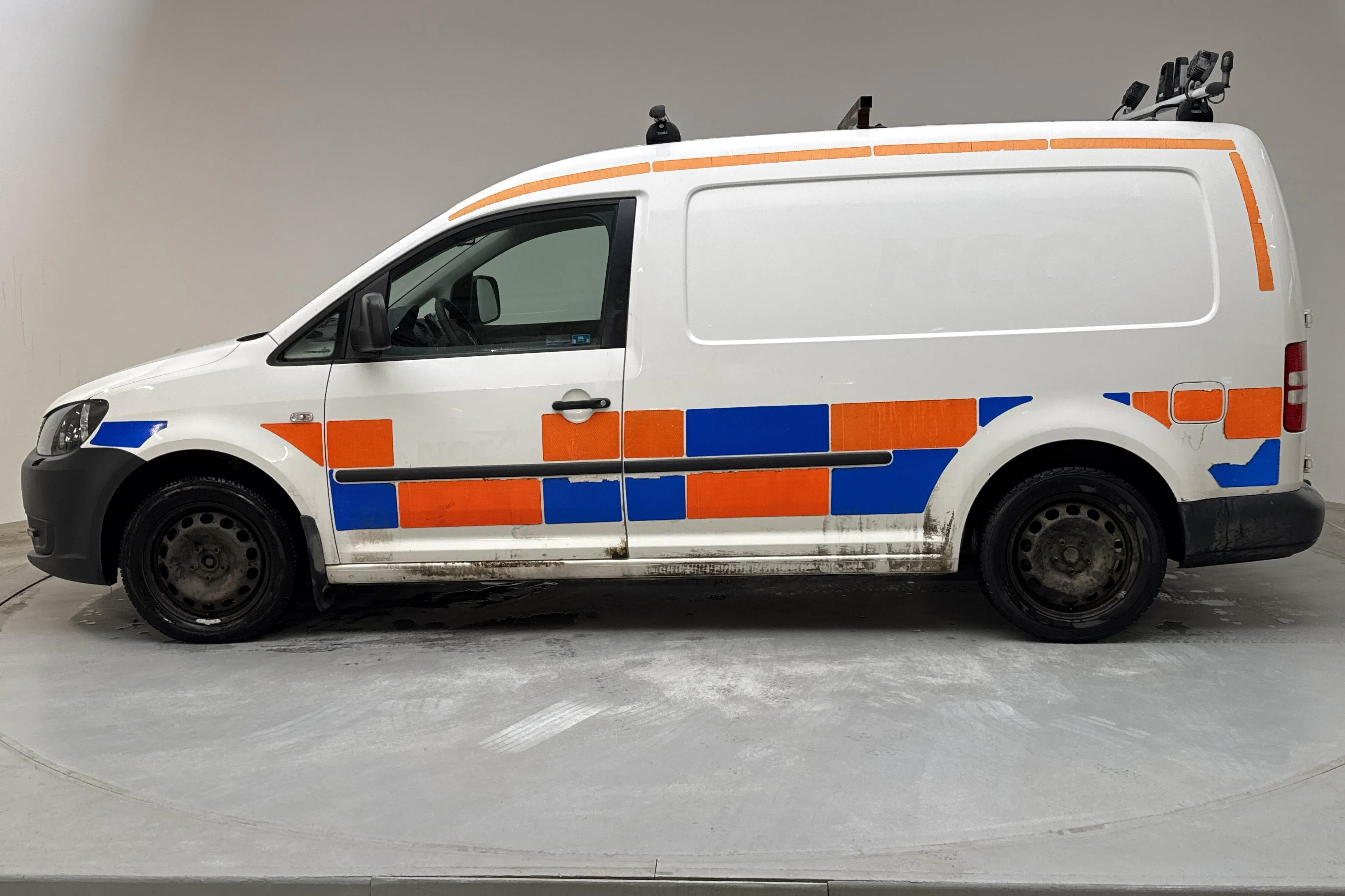 Presentation photo 2 of 12: VW Caddy 1.6 TDI Maxi Skåp (102hk) - 187 380 km - Automatic - white - 2014