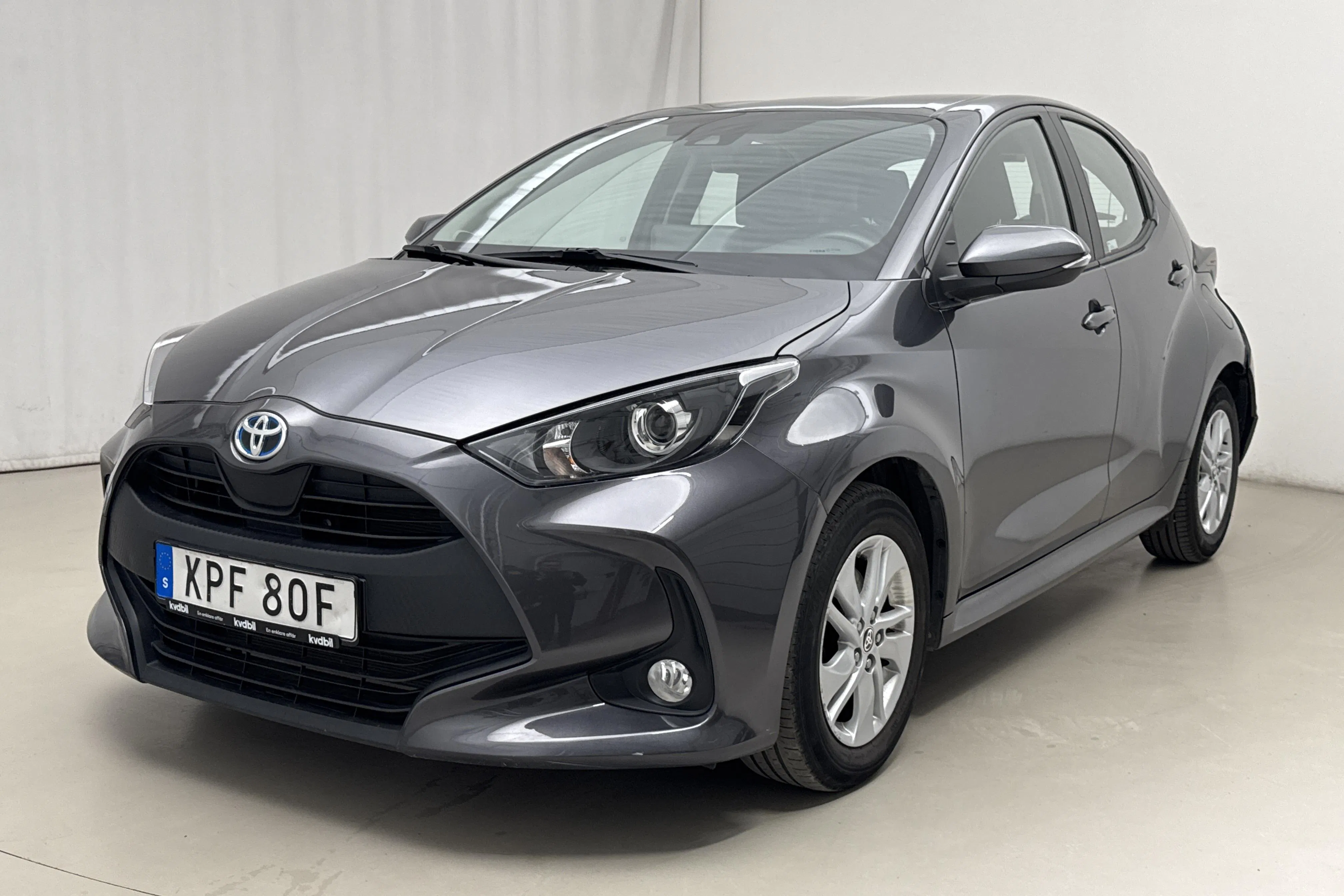 Presentation photo 1 of 17: Toyota Yaris 1.5 Hybrid 5dr (116hk) - 45 380 km - Automatic - Dark Grey - 2023