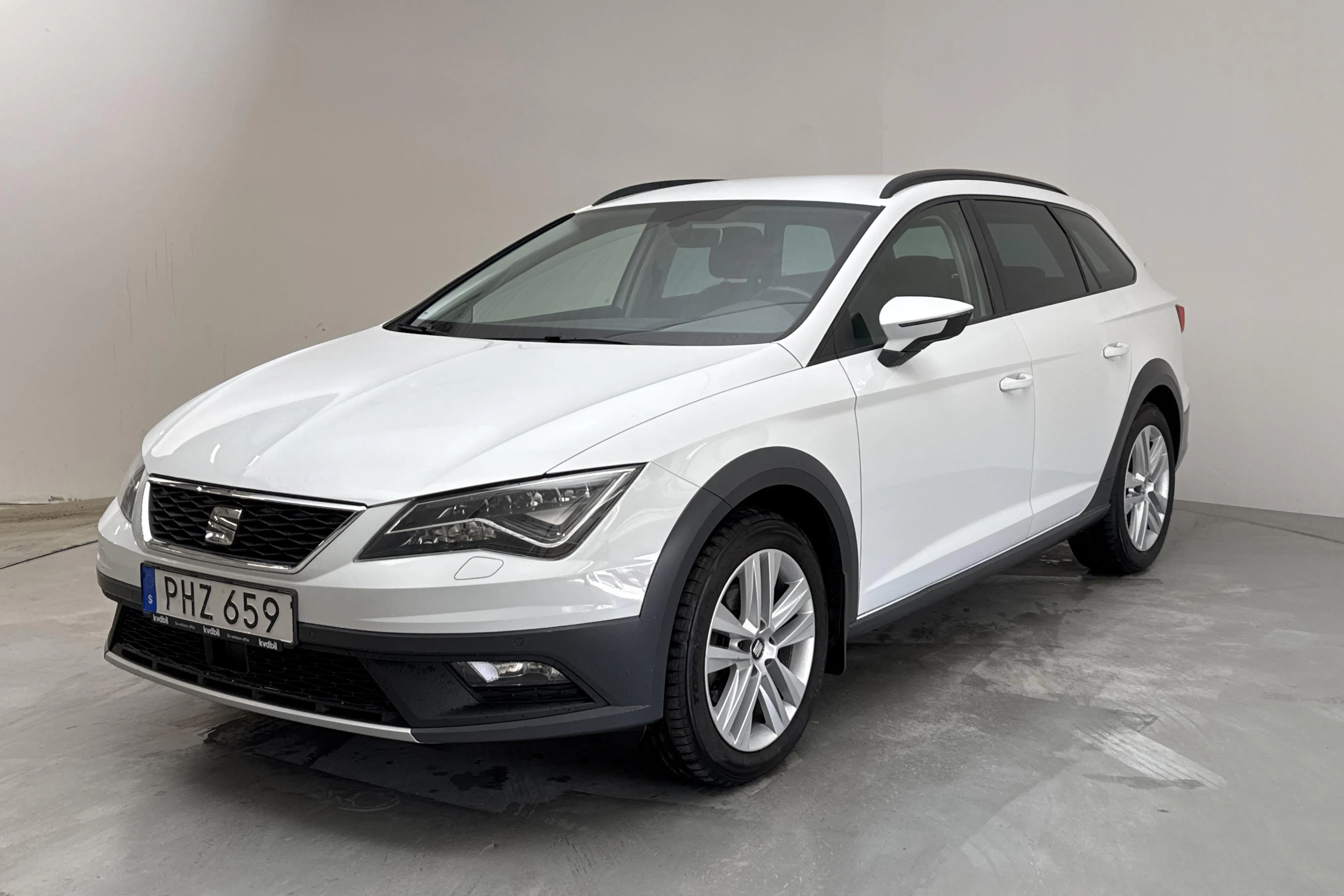 Presentationsfoto 1 av 16: Seat Leon 1.4 TSI ST (125hk) - 12 855 mil - Manuell - vit - 2017