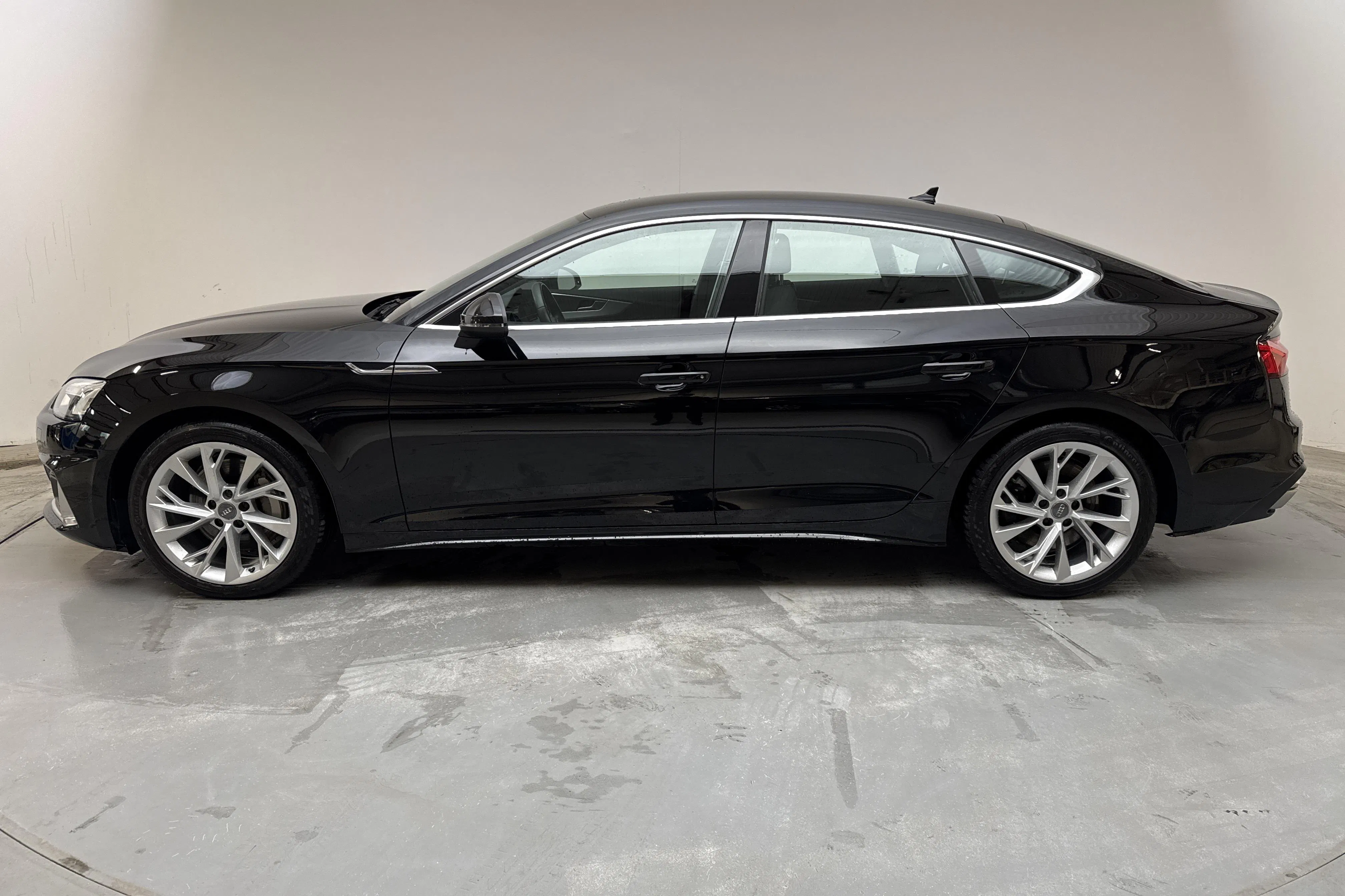 Presentation photo 2 of 13: Audi A5 Sportback 45 TFSI quattro (265hk) - 43 060 km - Automatic - black - 2021