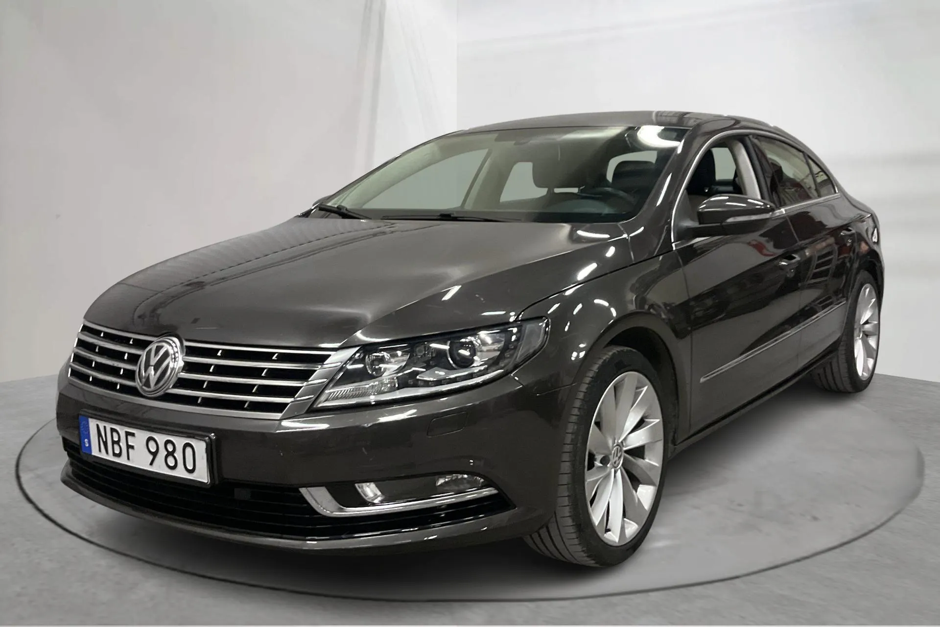 Presentationsfoto 1 av 16: VW CC 2.0 TDI BlueMotion Technology 4Motion (170hk) - 18 932 mil - Automat - Dark Brown - 2013