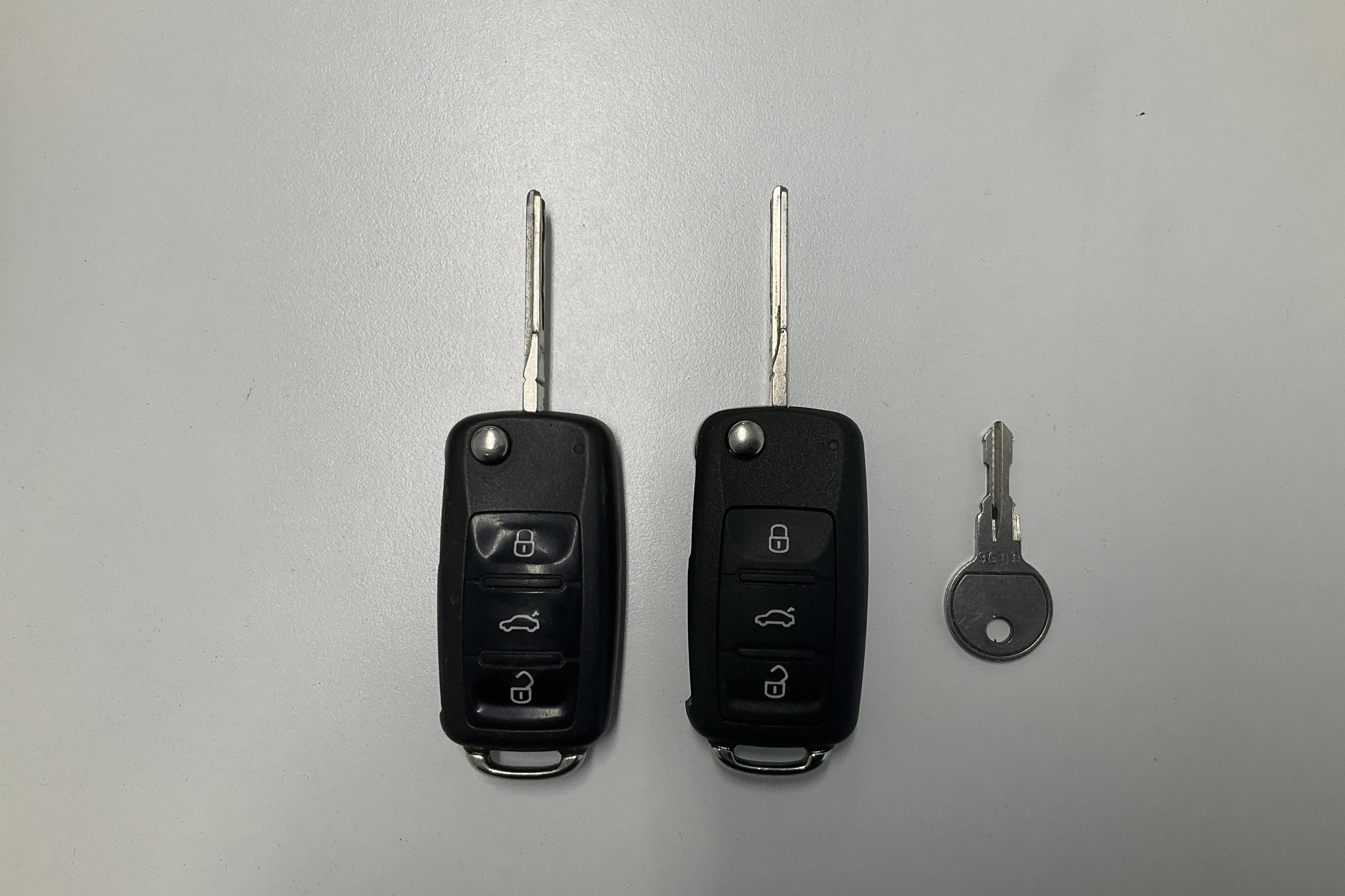 Presentationsfoto 16 av 16: VW Caddy 2.0 Ecofuel Maxi Skåp (109hk) - 11 189 mil - Manuell - vit - 2011