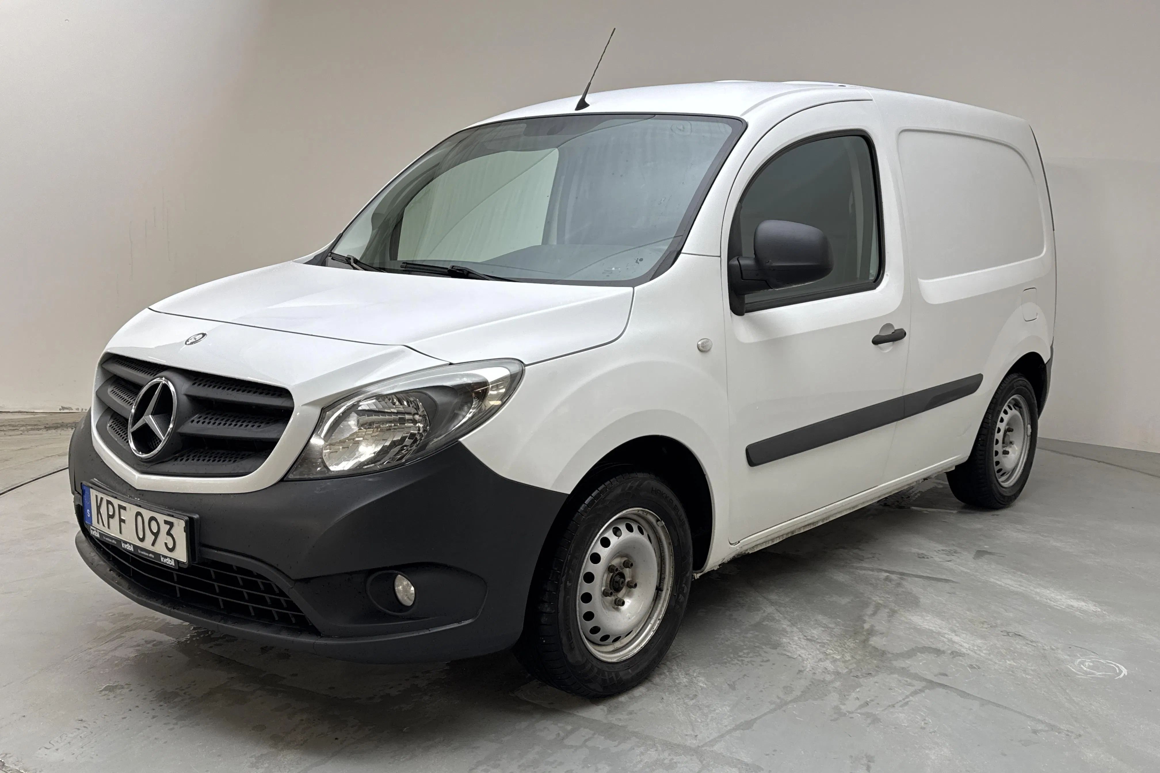 Presentation photo 1 of 12: Mercedes Citan 109 1.5 CDI (90hk) - 145 390 km - Manual - white - 2015