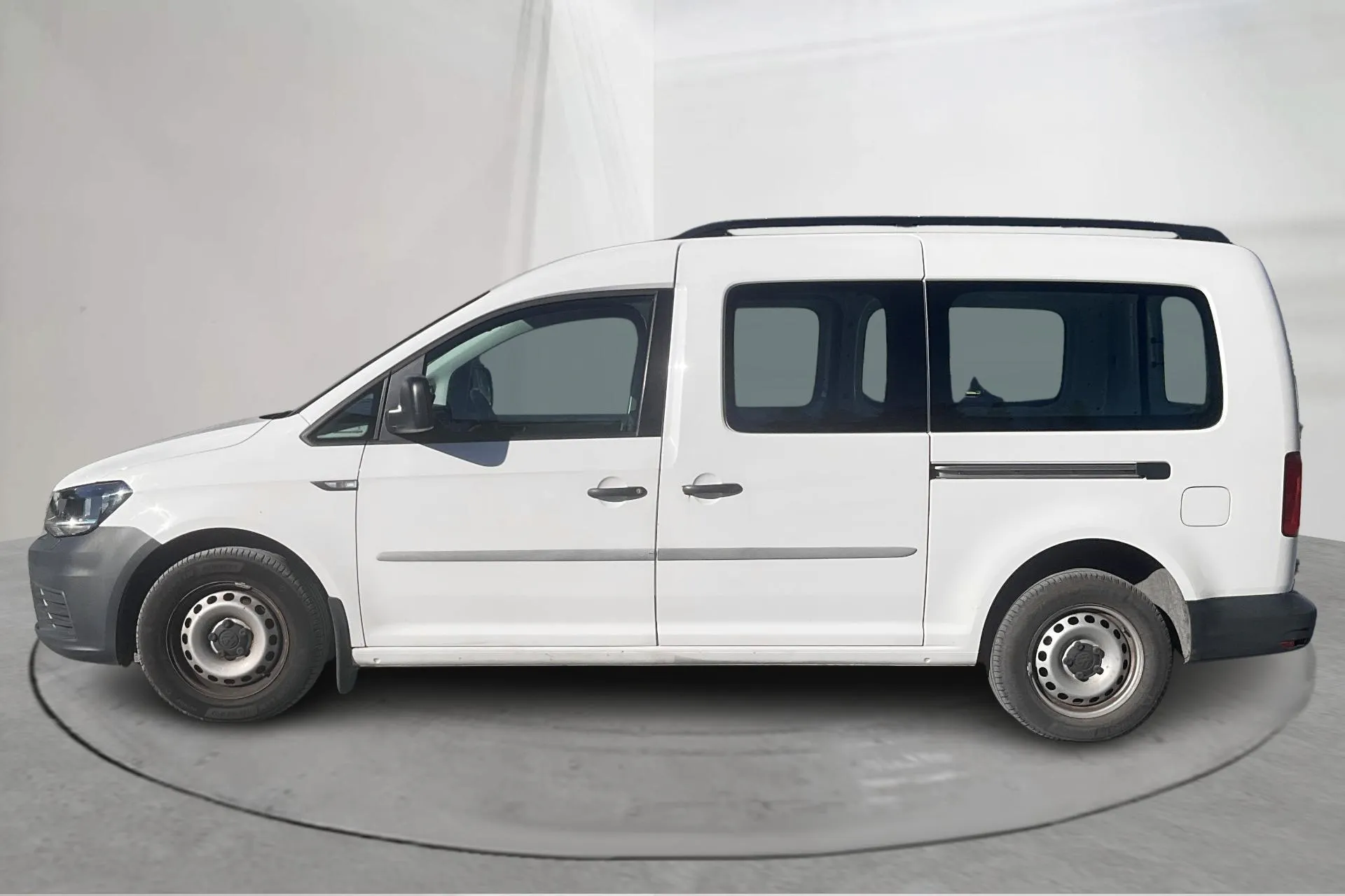 Presentationsfoto 2 av 12: VW Caddy 1.4 TGI Maxi Skåp (110hk) - 11 969 mil - Automat - vit - 2018