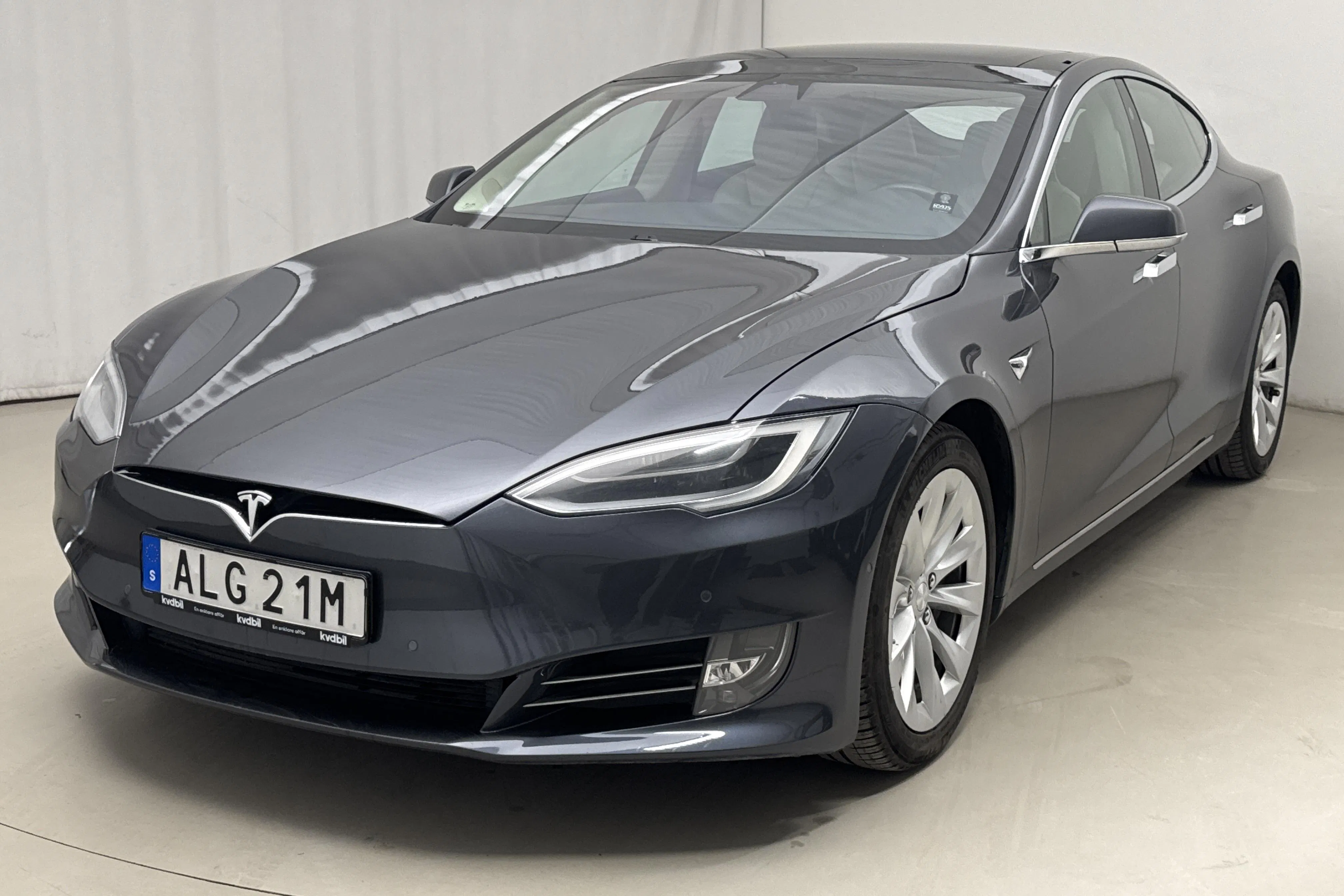 Presentationsfoto 1 av 22: Tesla Model S 100D - 18 602 mil - Automat - grå - 2018