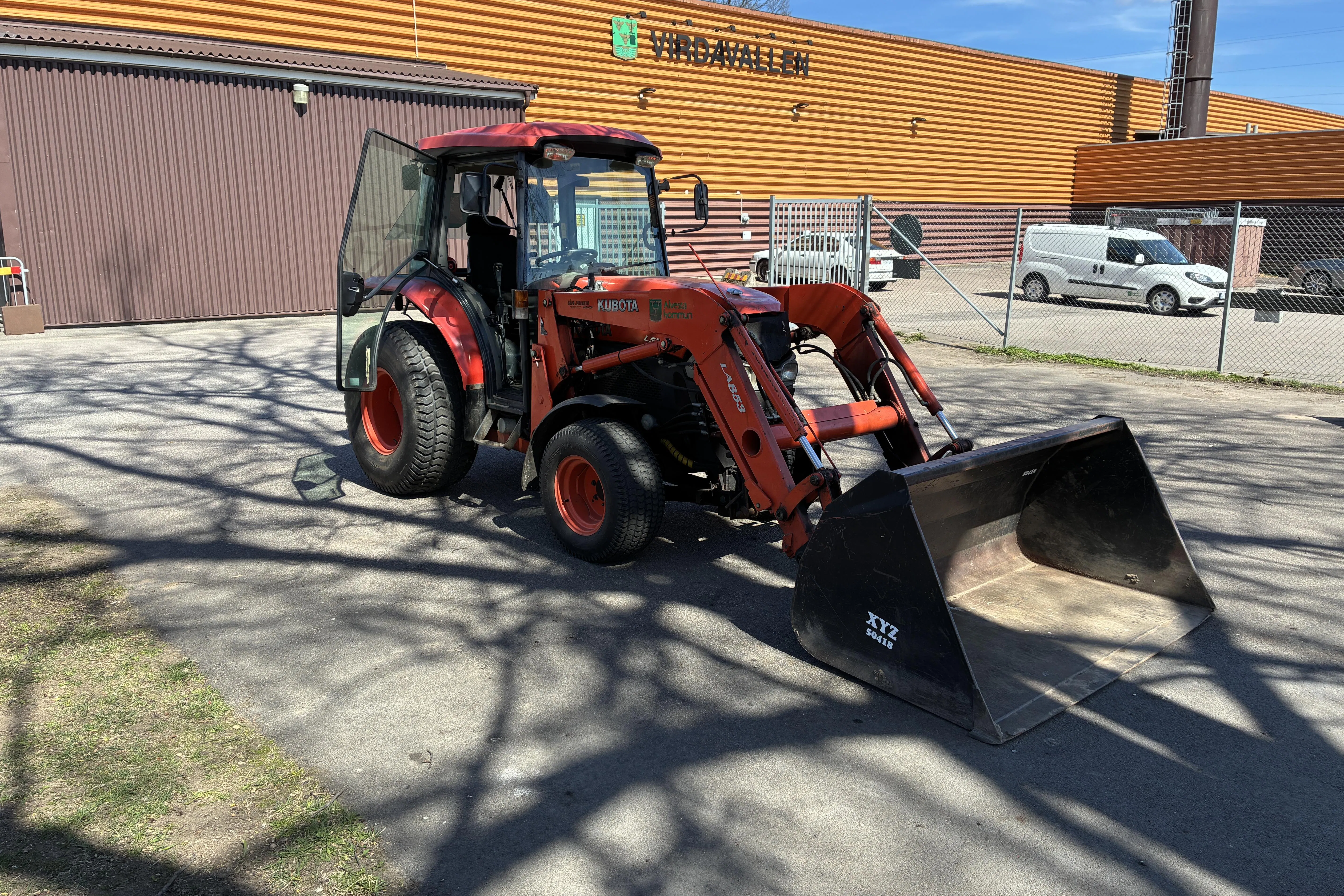 Presentation photo 2 of 48: KUBOTA L7 L5740 - 0 km - Light Red - 2010