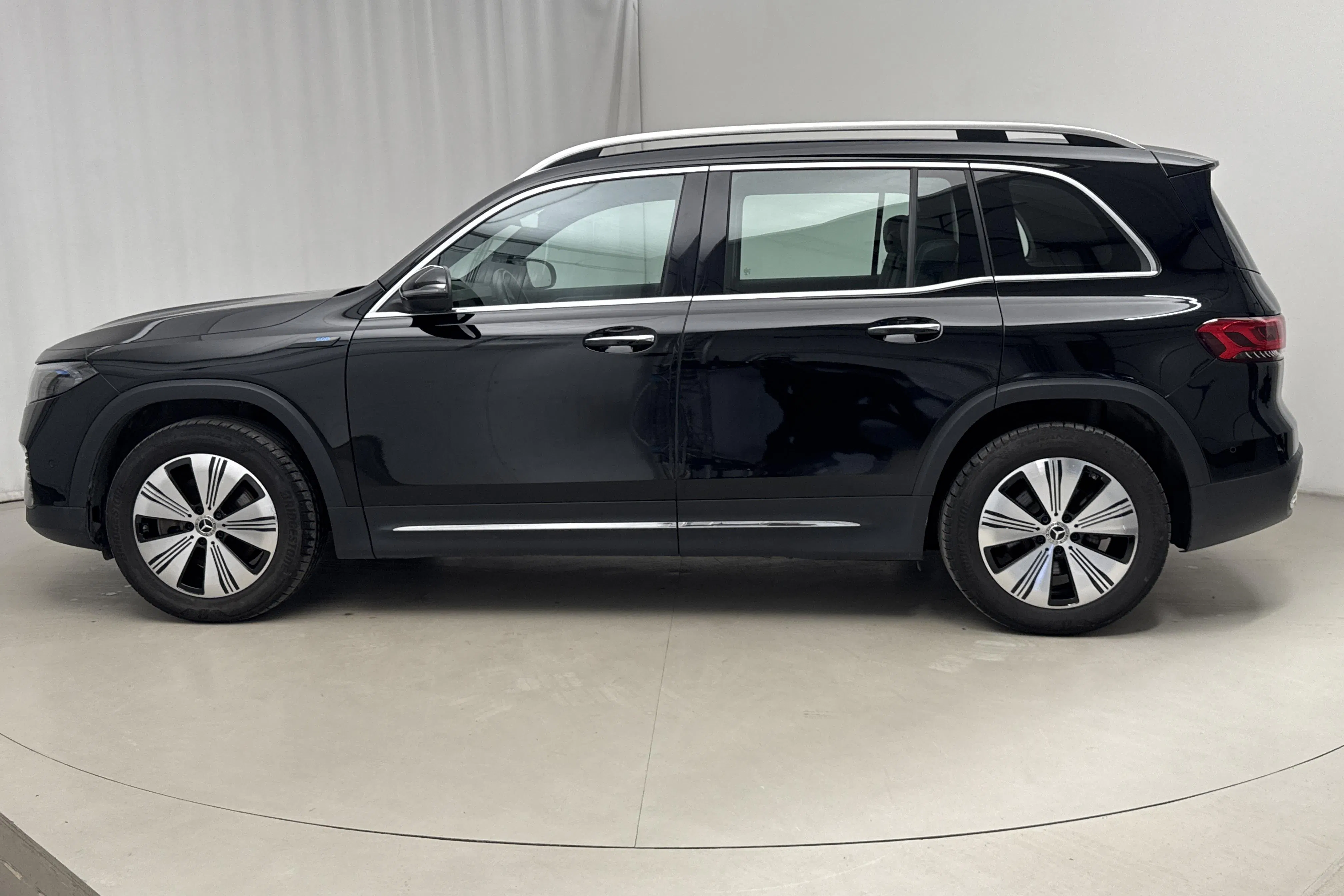 Presentation photo 2 of 23: Mercedes EQB 300 4MATIC X243 (228hk) - 54 520 km - Automatic - black - 2023