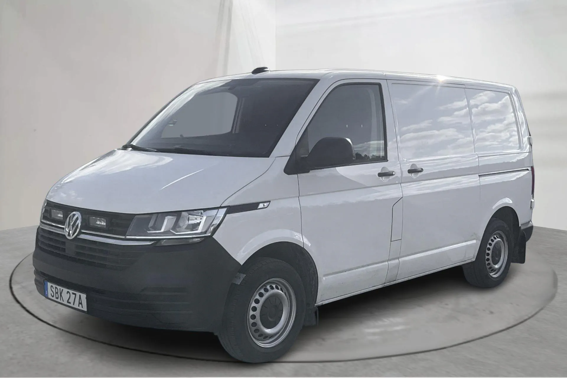 Presentation photo 1 of 15: VW Transporter T6.1 Skåp TDI (150hk) - 98 080 km - Automatic - white - 2022