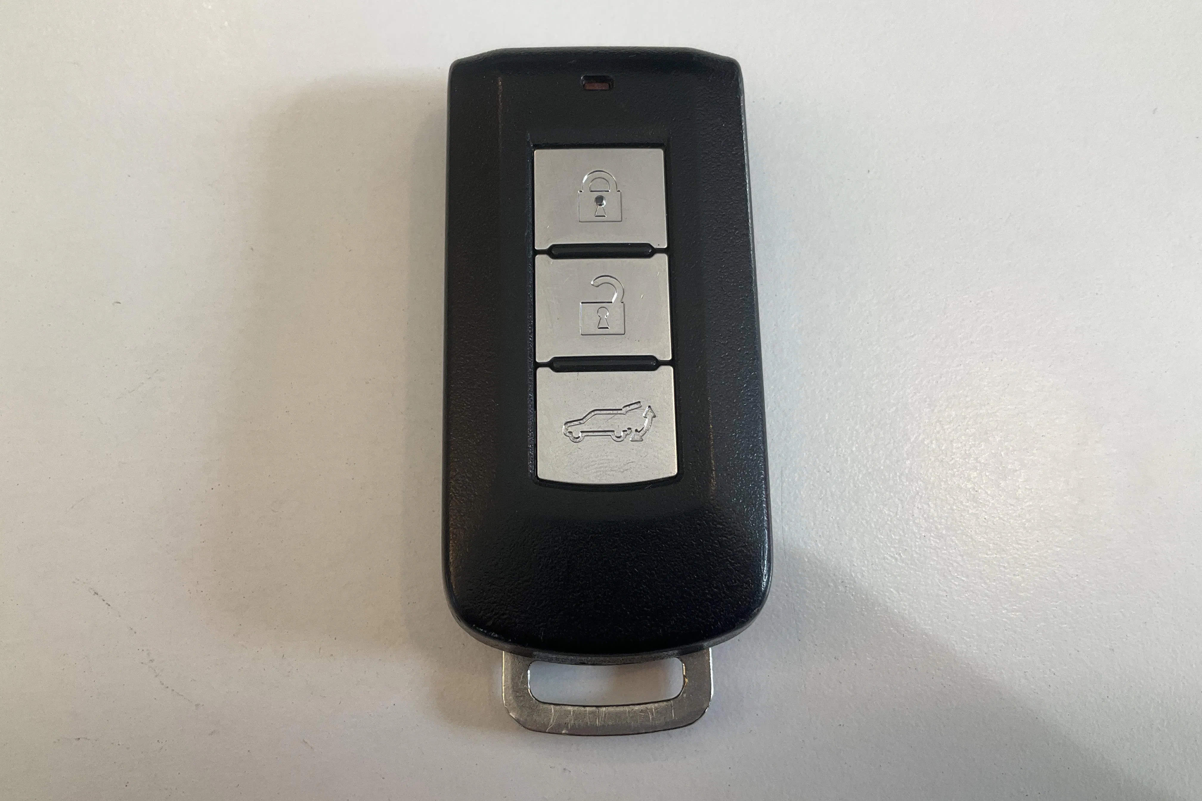 Presentationsfoto 20 av 20: Mitsubishi Outlander 2.0 Plug-in Hybrid 4WD (121hk) - 17 814 mil - Automat - vit - 2014