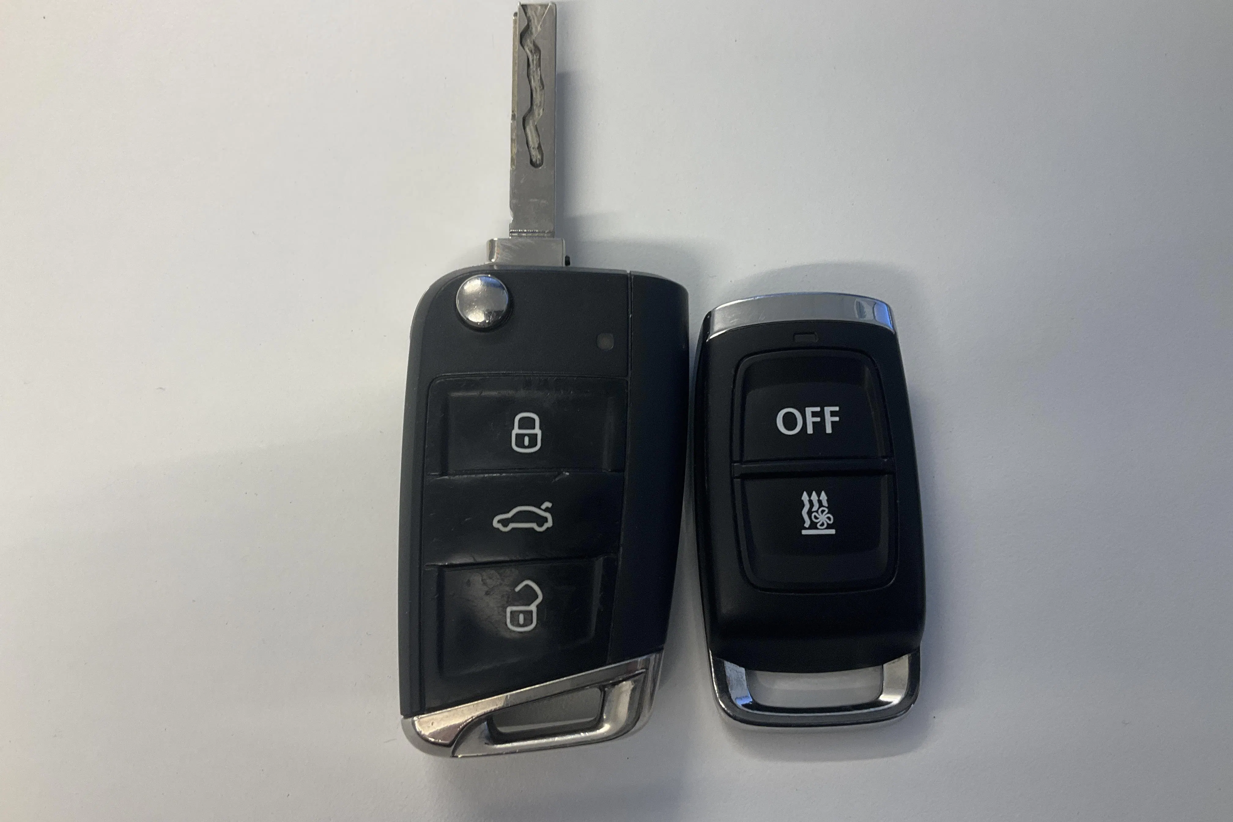 Presentationsfoto 20 av 20: VW Tiguan 2.0 TDI 4MOTION (200hk) - 15 179 mil - Automat - svart - 2021