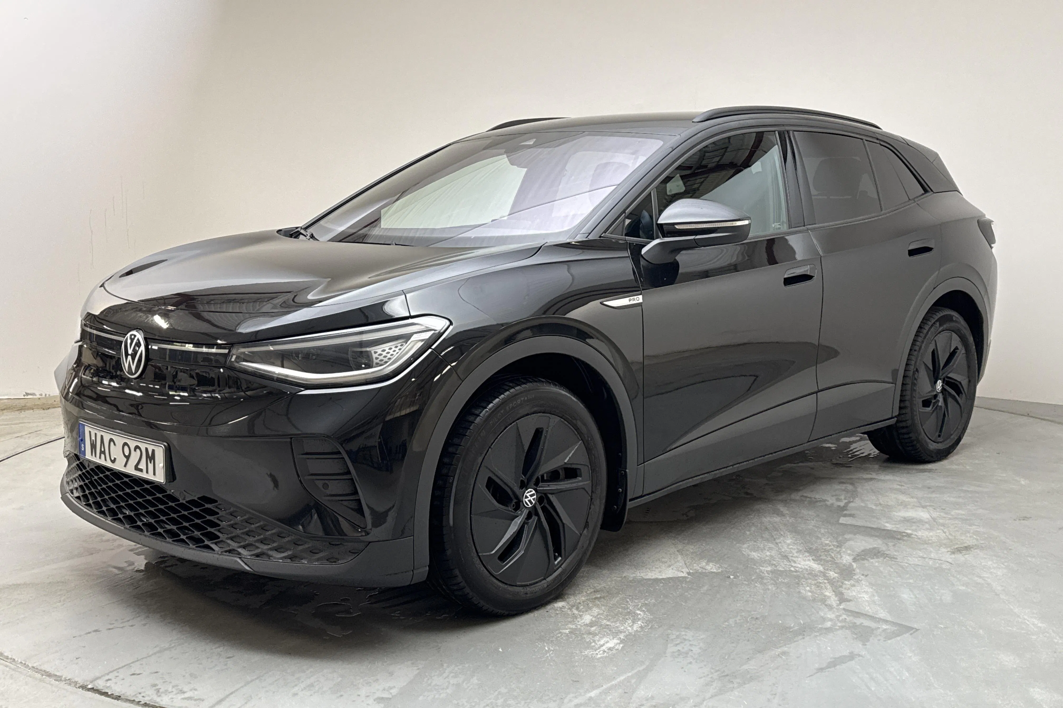 Presentationsfoto 1 av 17: VW ID.4 77kWh (204hk) - 10 552 mil - Automat - svart - 2023