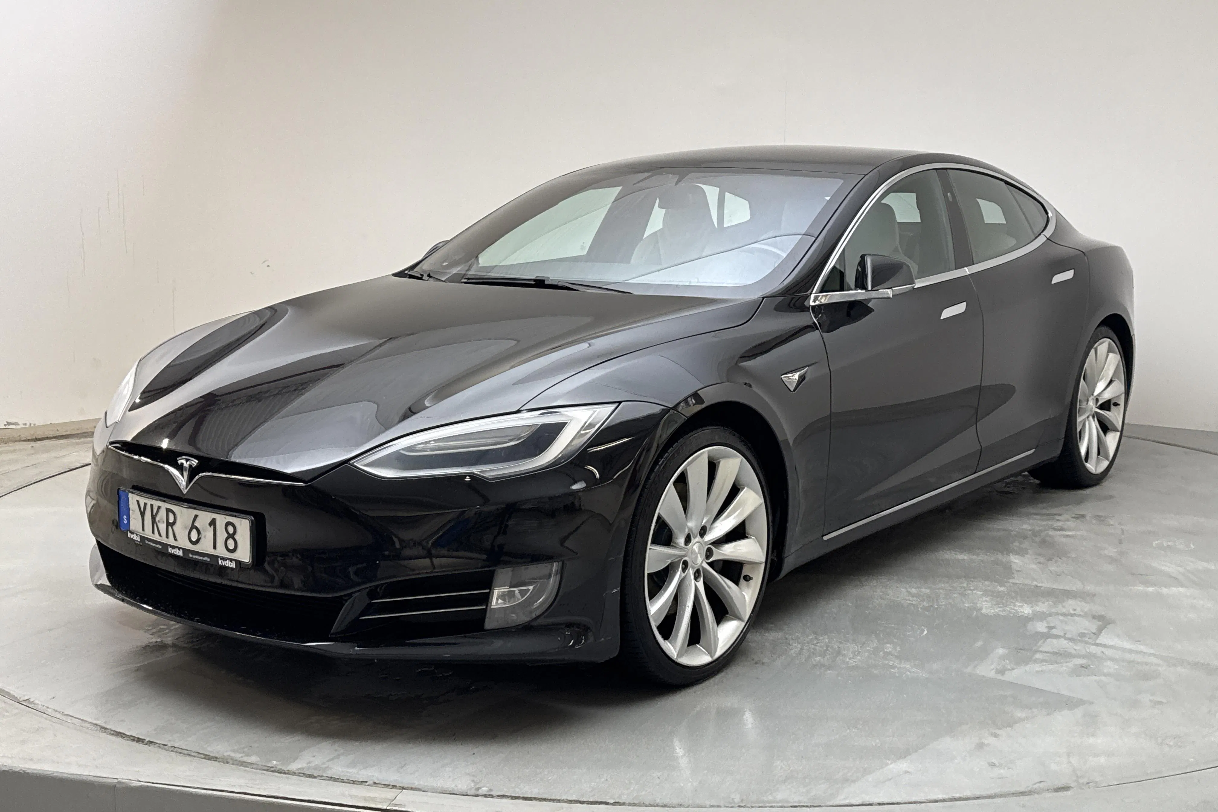 Presentationsfoto 1 av 17: Tesla Model S 100D - 24 998 mil - Automat - svart - 2017