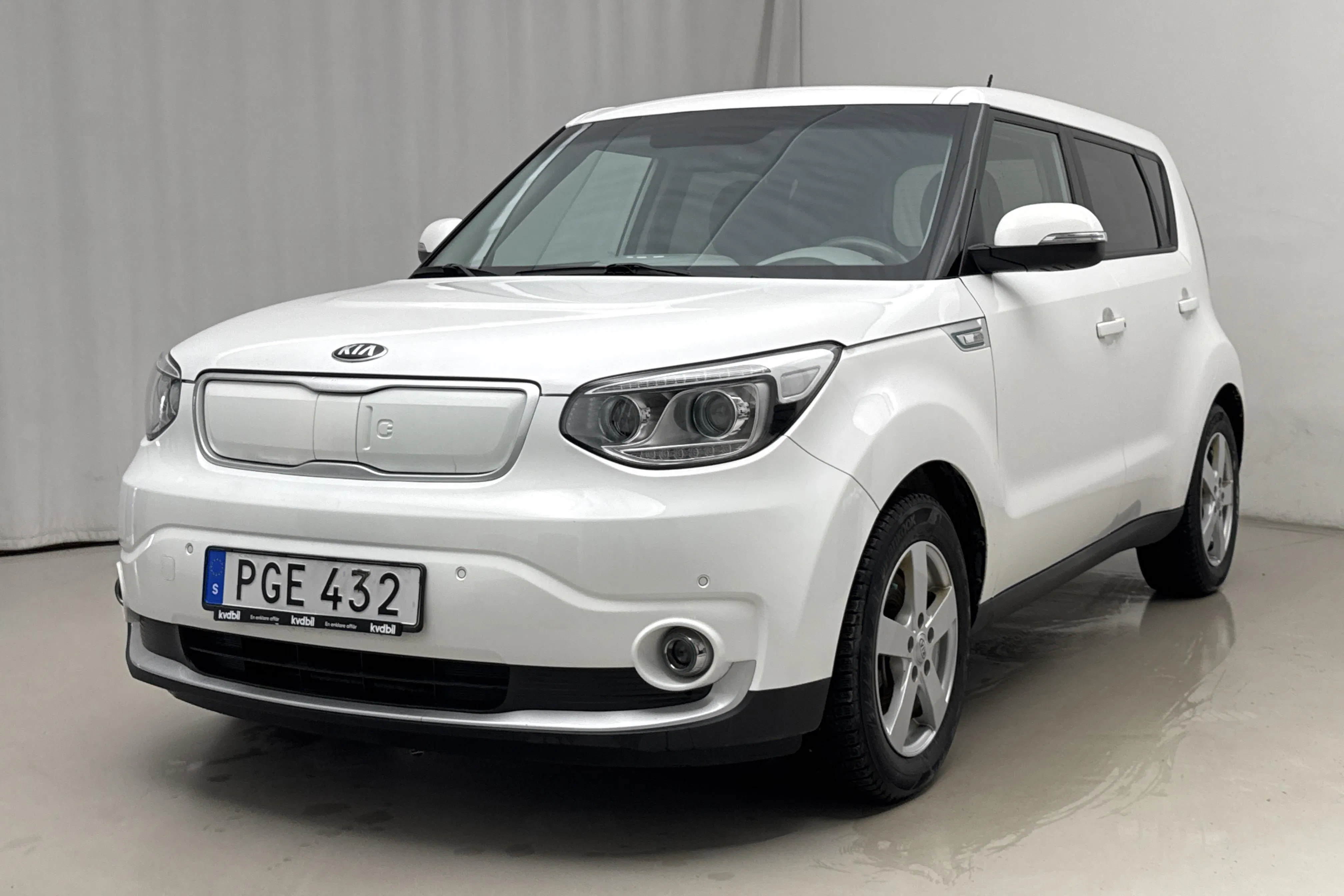 Presentationsfoto 1 av 22: KIA Soul EV (110hk) - 9 347 mil - Automat - vit - 2017