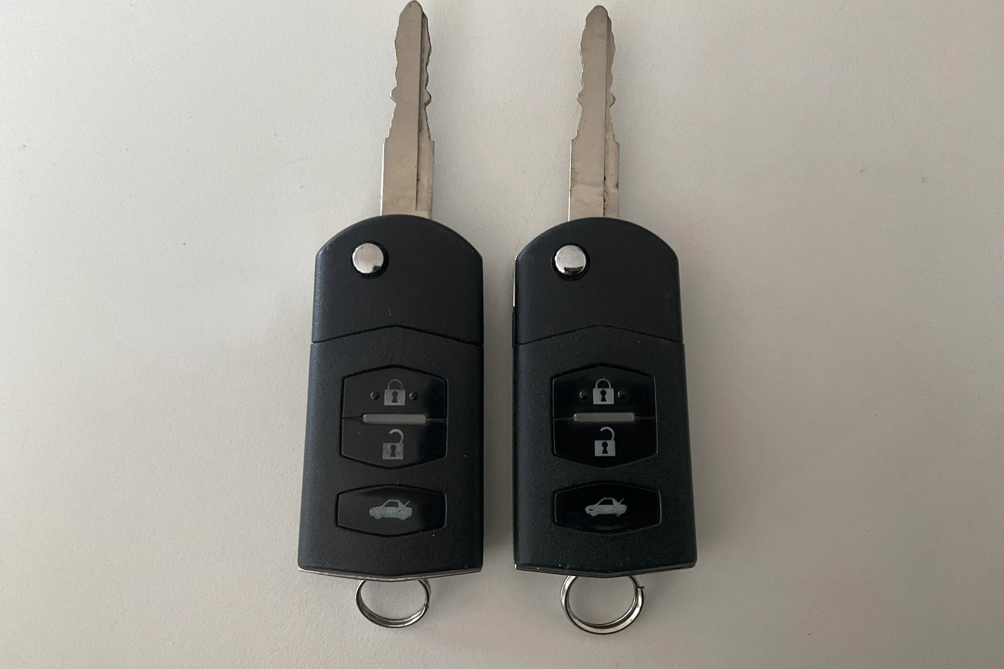 Presentationsfoto 19 av 19: Mazda MX-5 2.0 Roadster Coupé (160hk) - 10 355 mil - Manuell - Dark Blue - 2007