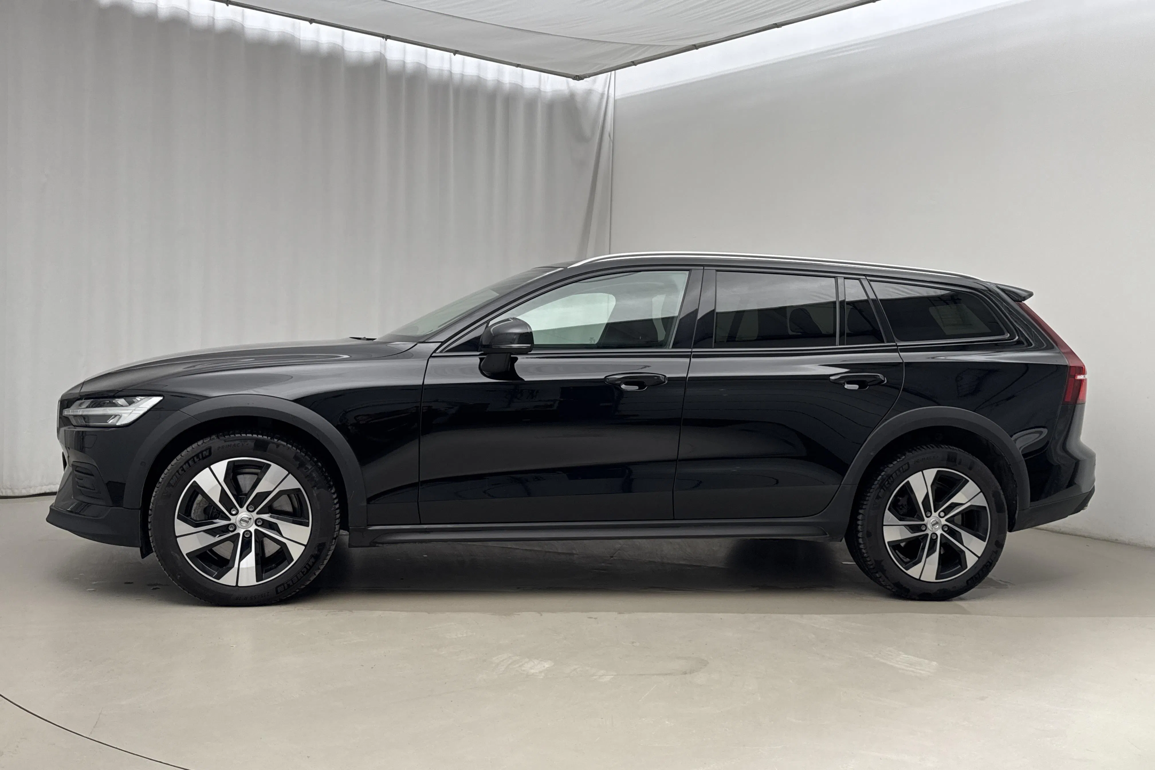 Presentation photo 2 of 23: Volvo V60 B4 Cross Country AWD Mildhybrid, Diesel (197hk) - 67 070 km - Automatic - black - 2022