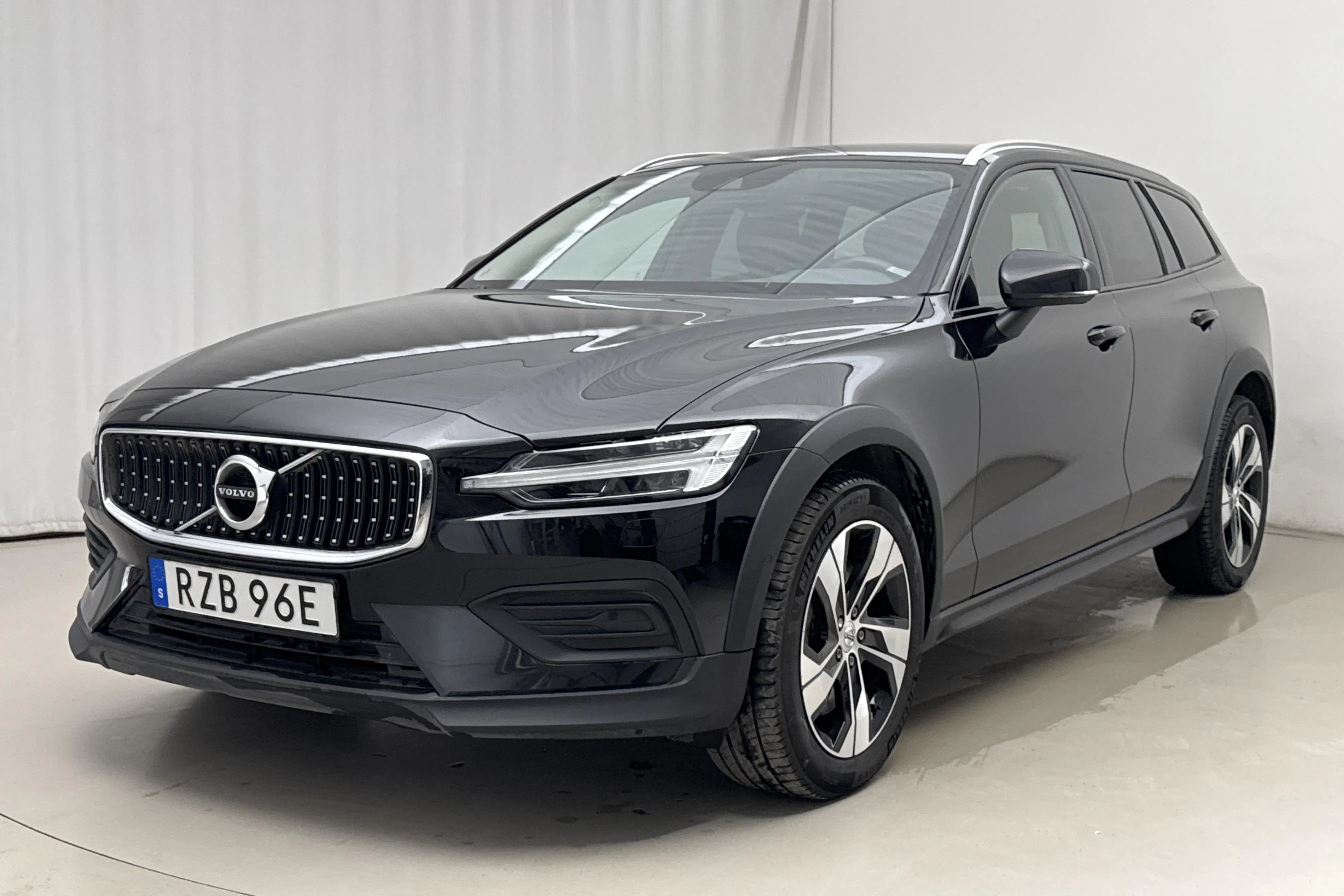 Presentation photo 1 of 23: Volvo V60 B4 Cross Country AWD Mildhybrid, Diesel (197hk) - 67 070 km - Automatic - black - 2022