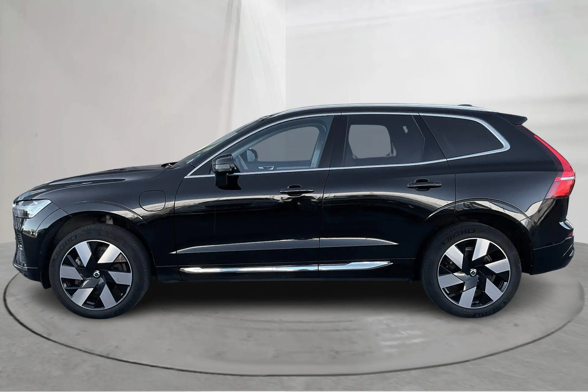 Presentation photo 2 of 20: Volvo XC60 T6 AWD Recharge (350hk) - 93 000 km - Automatic - black - 2024