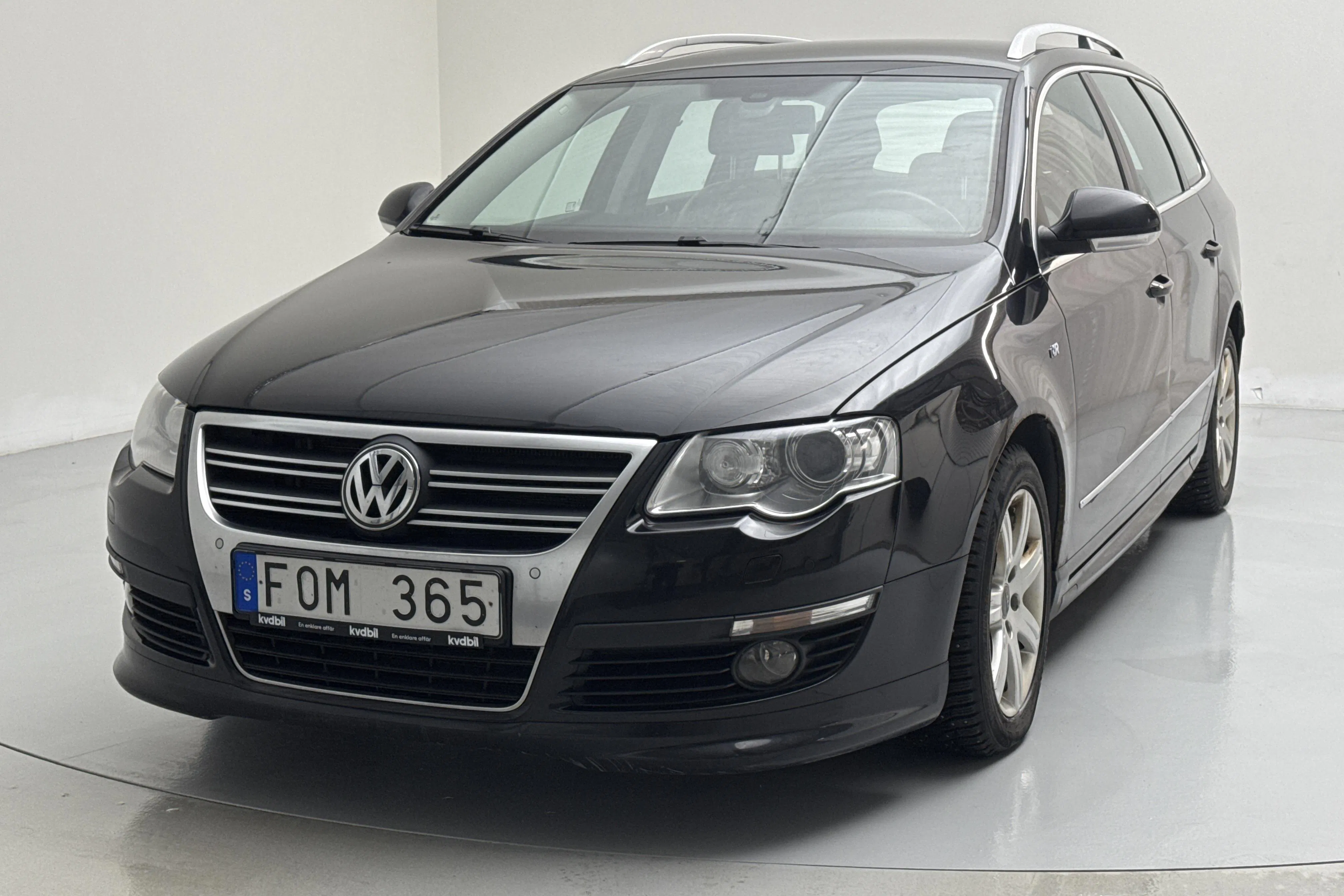 Presentation photo 1 of 12: VW Passat 2.0 TDI Variant (170hk) - 176 870 km - Automatic - black - 2010