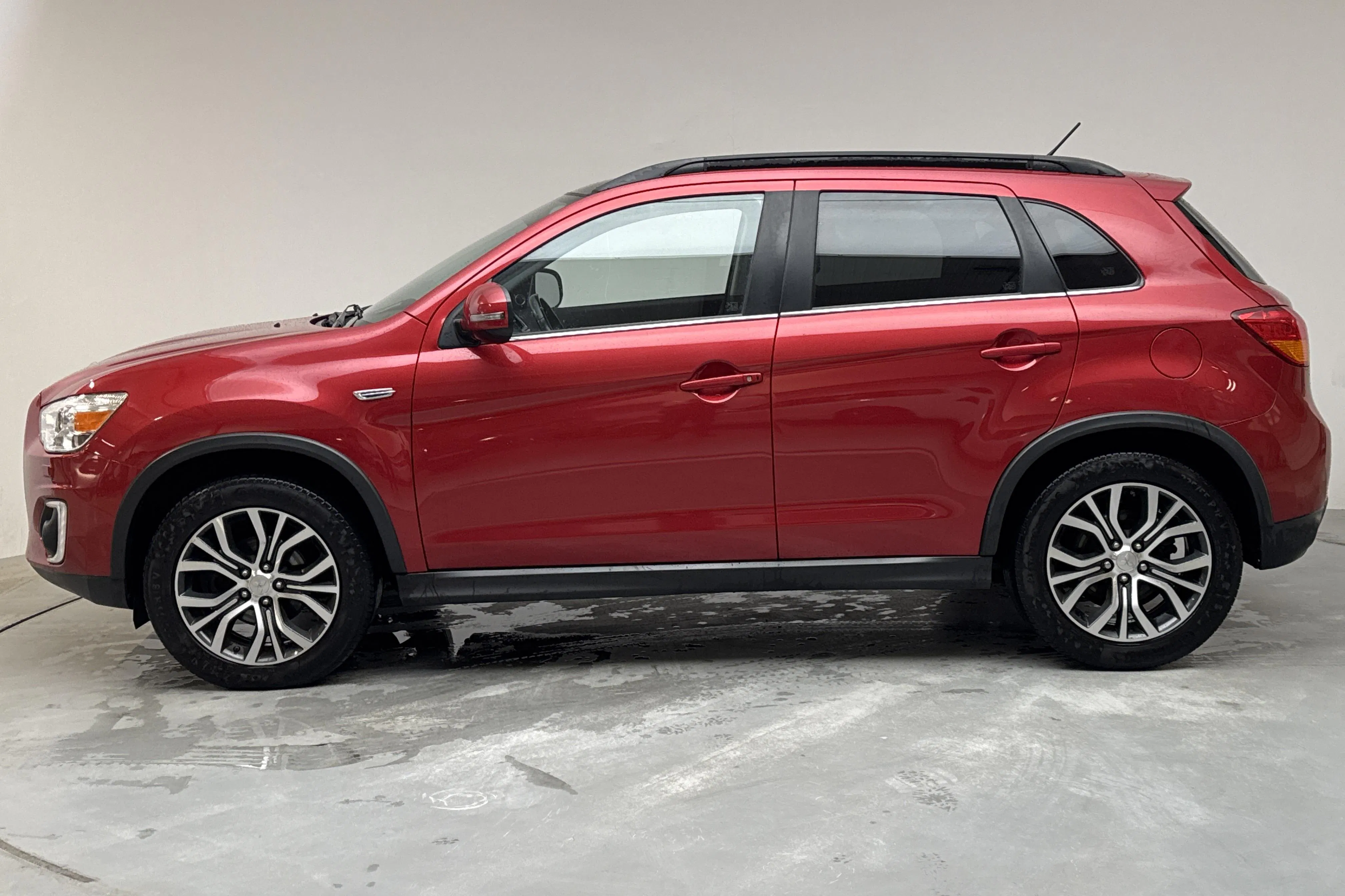 Presentationsfoto 2 av 15: Mitsubishi ASX 2.2D 4WD (150hk) - 15 630 mil - Automat - röd - 2016