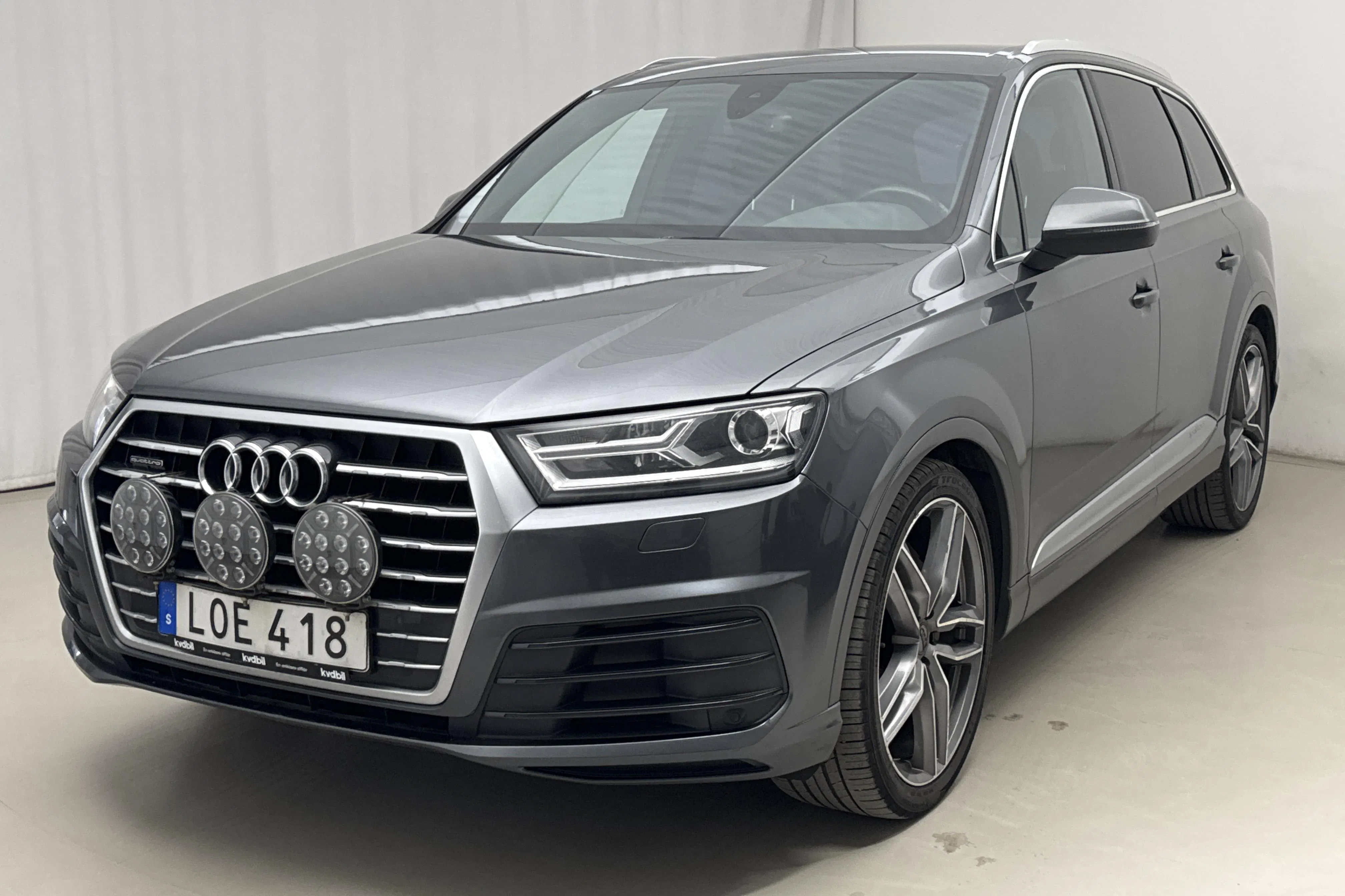 Presentationsfoto 1 av 23: Audi Q7 3.0 TDI quattro (272hk) - 18 481 mil - Automat - grå - 2016