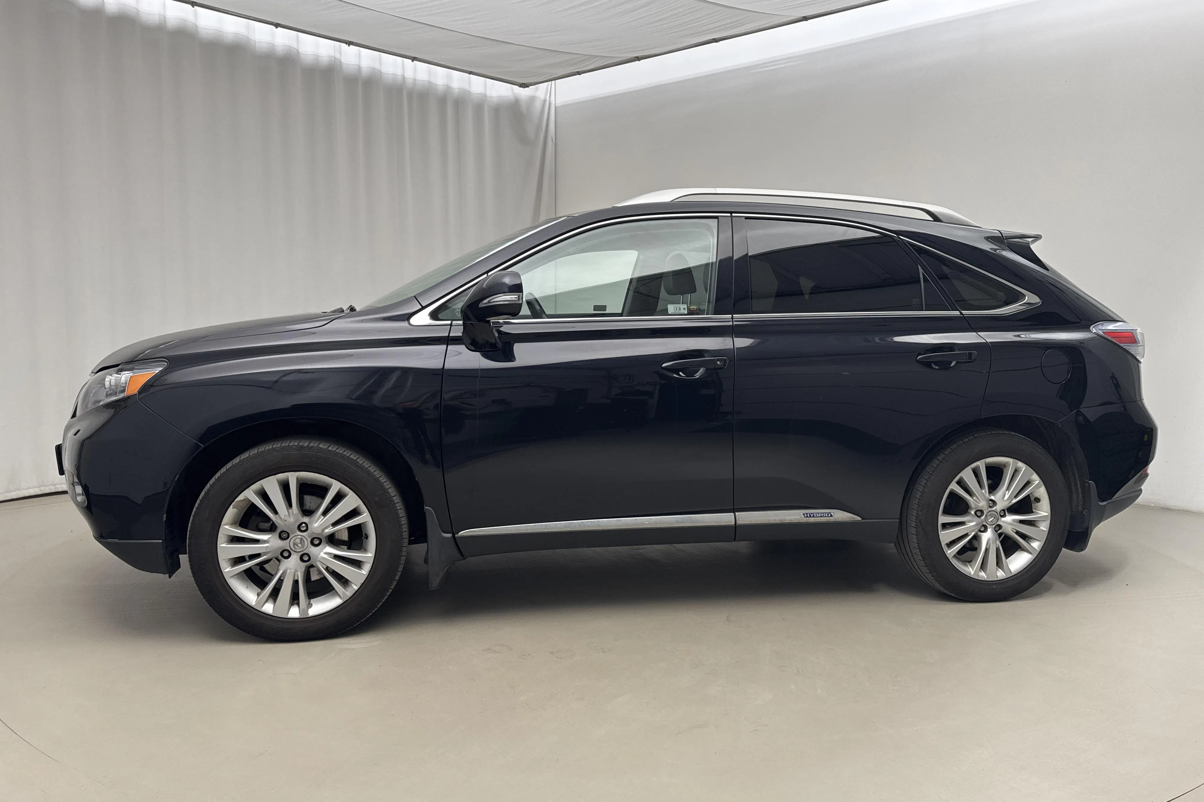 Presentationsfoto 2 av 19: Lexus RX 450h AWD (249hk) - 24 147 mil - Automat - svart - 2010