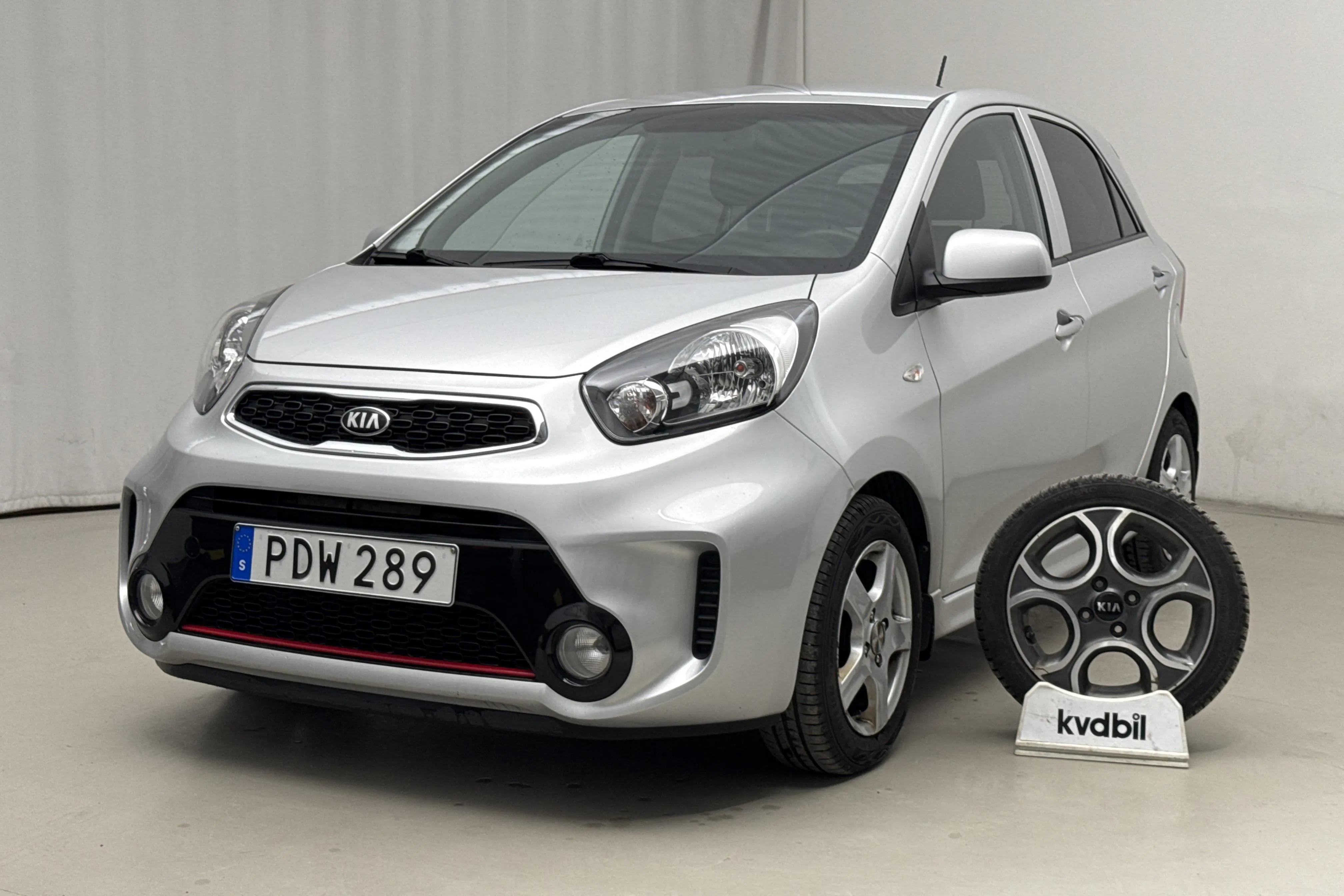 Presentation photo 1 of 18: KIA Picanto 1.2 5dr (85hk) - 82 120 km - Automatic - gray - 2017