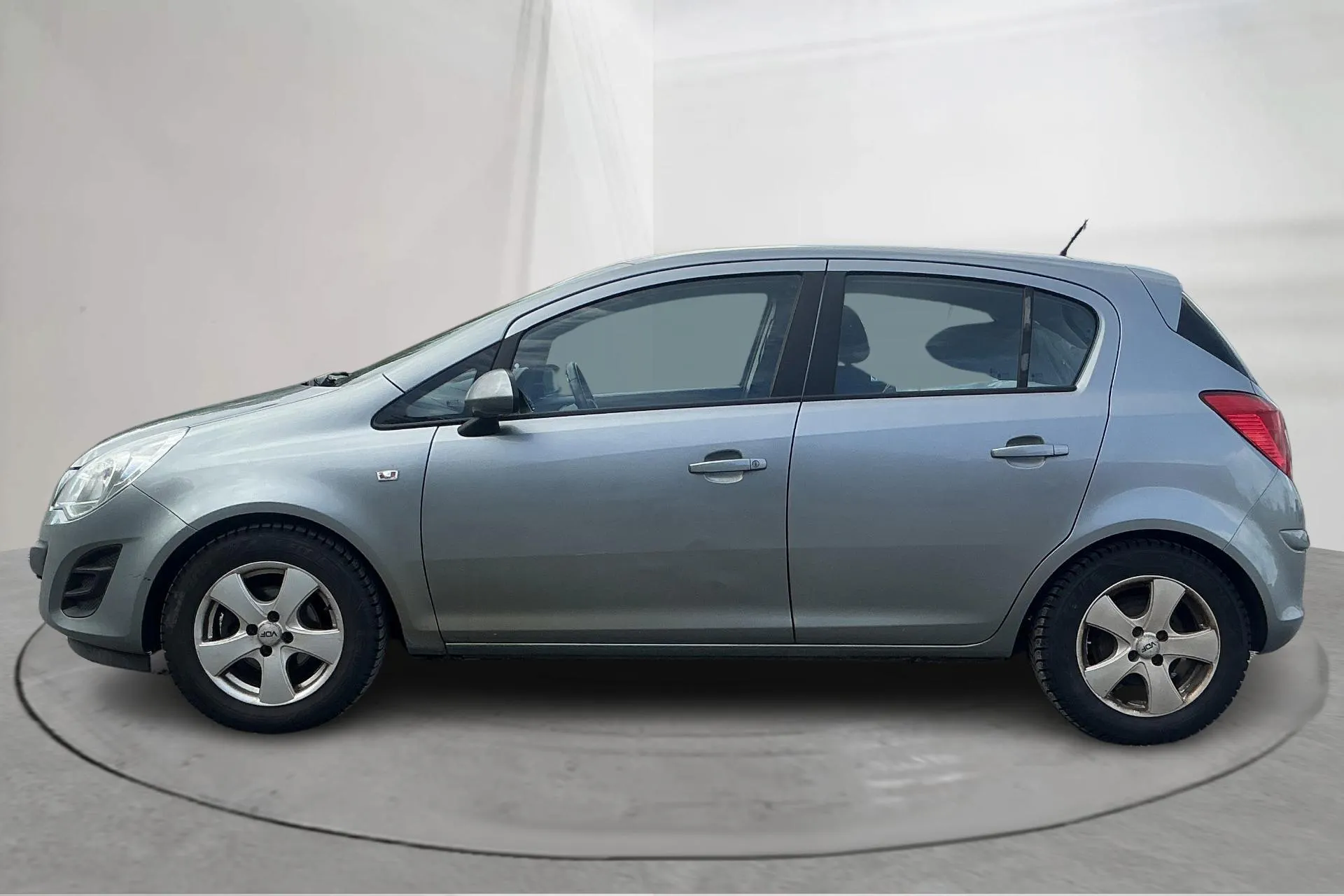Presentation photo 2 of 14: Opel Corsa 1.2 Twinport 5dr (85hk) - 123 600 km - Manual - gray - 2012