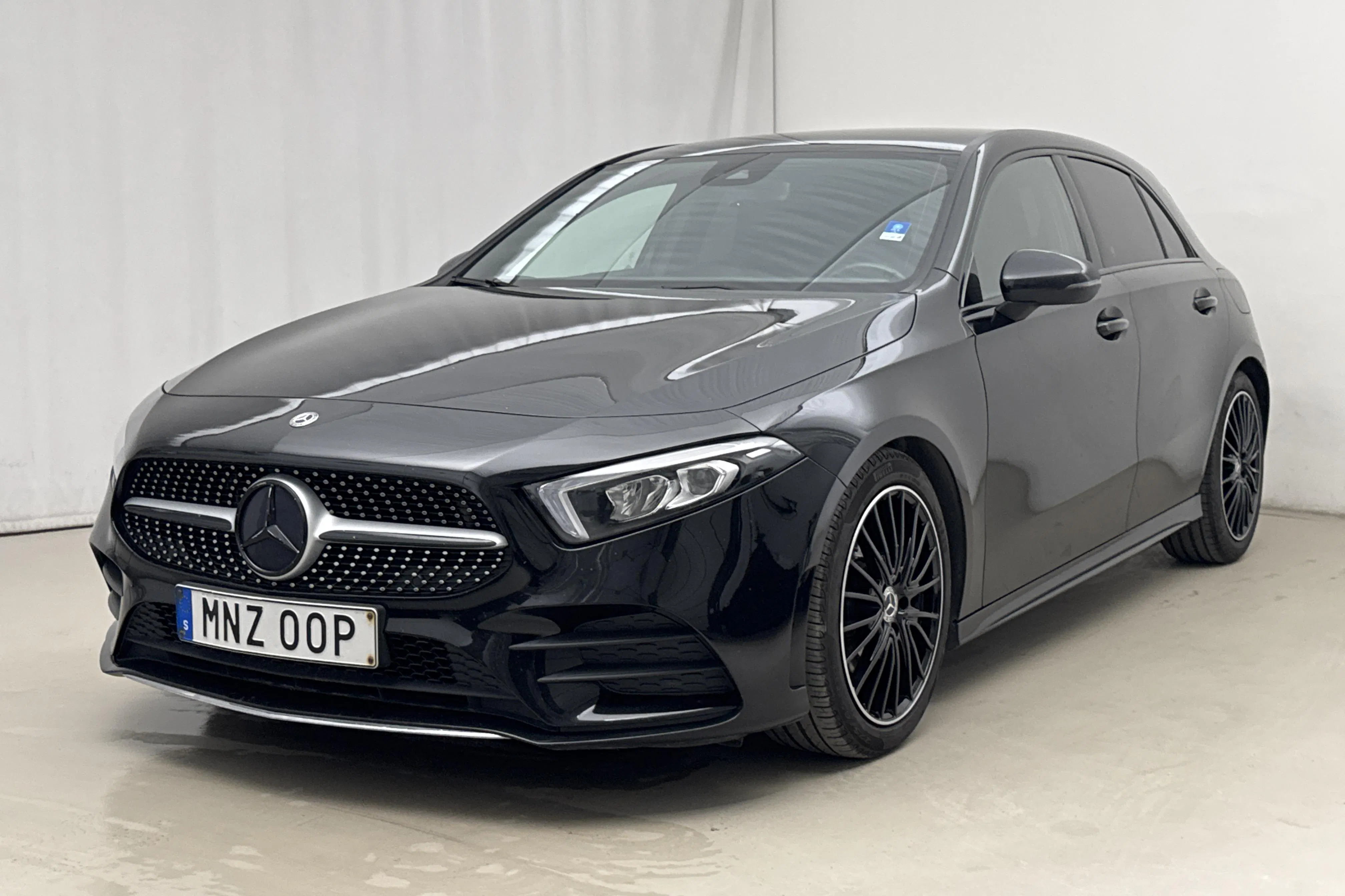 Presentationsfoto 1 av 19: Mercedes A 180 5dr W177 (136hk) - 14 295 mil - Manuell - svart - 2020