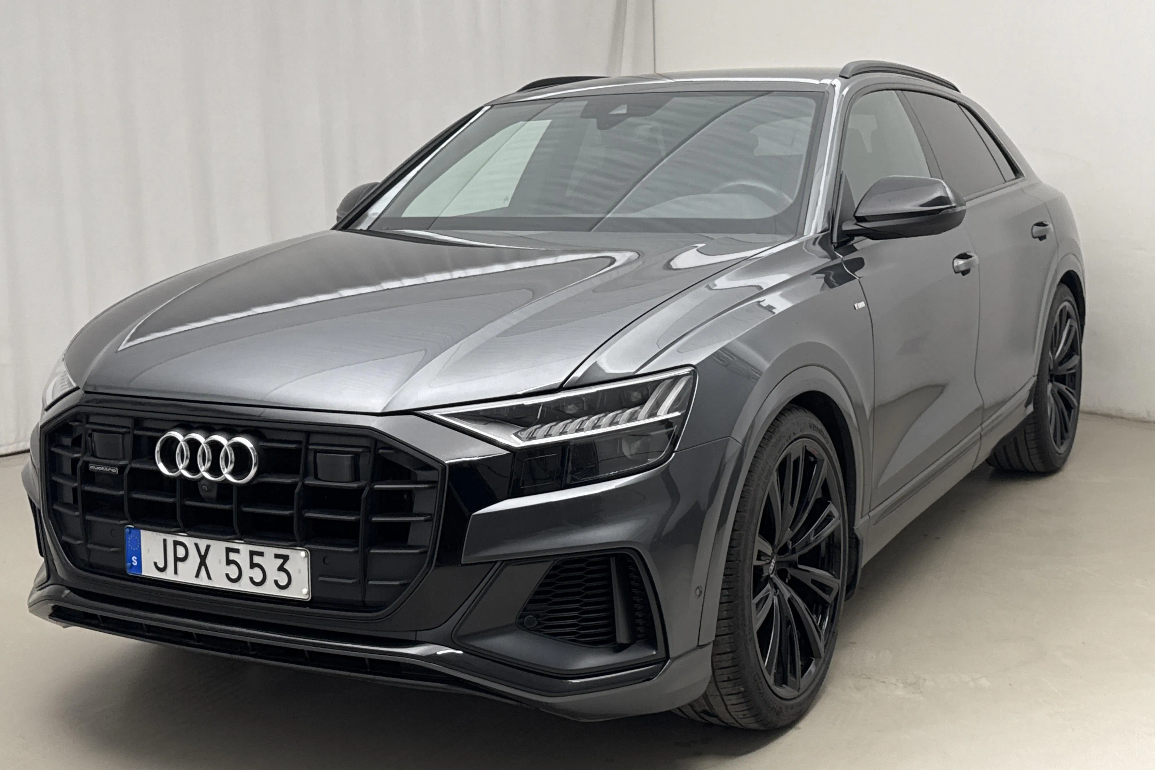Presentation photo 1 of 22: Audi Q8 50 TDI quattro (286hk) - 68 640 km - Automatic - gray - 2019