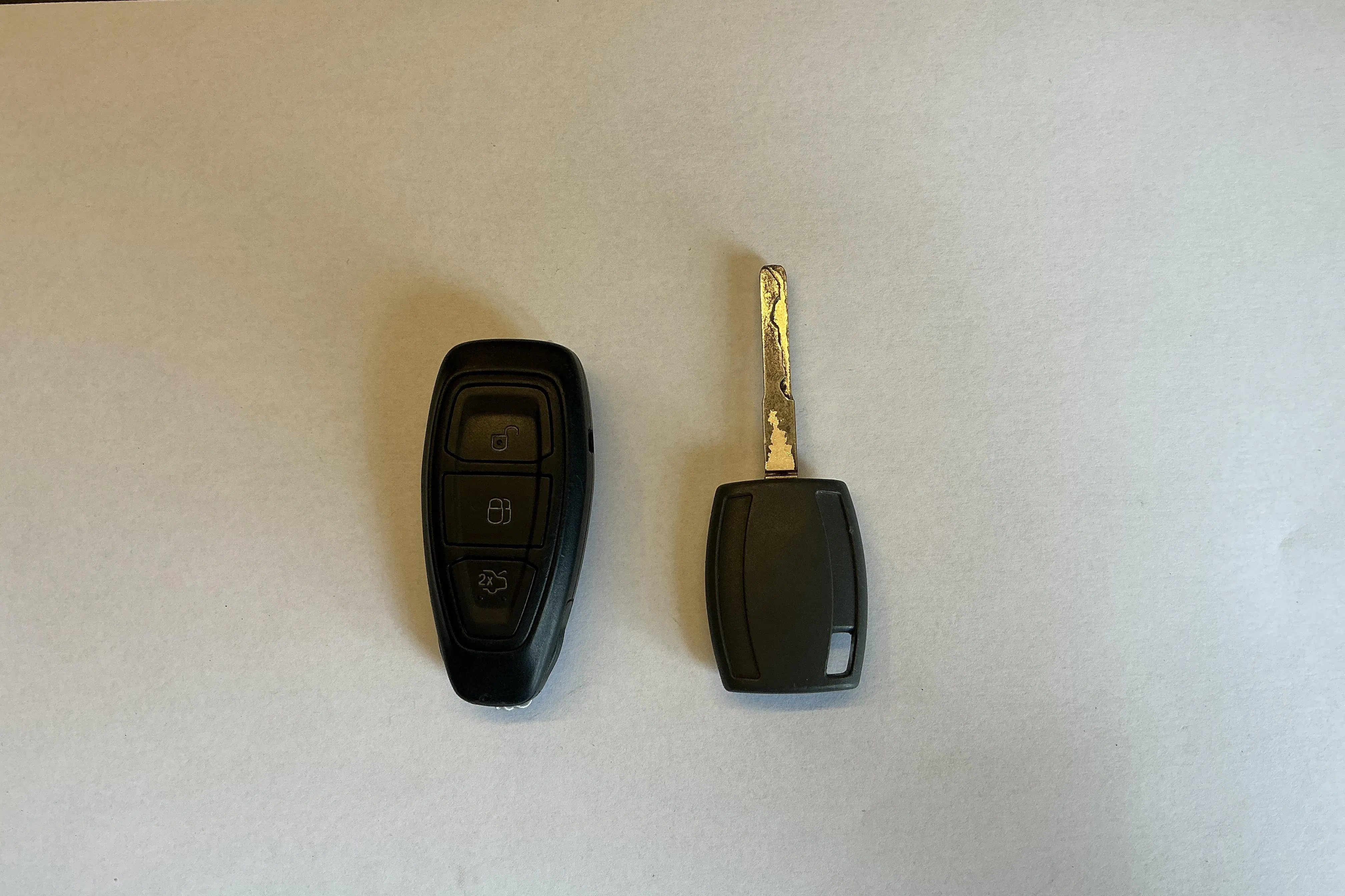 Presentation photo 10 of 10: Ford Kuga 2.0 TDCi AWD (163hk) - 155 350 km - Automatic - white - 2013