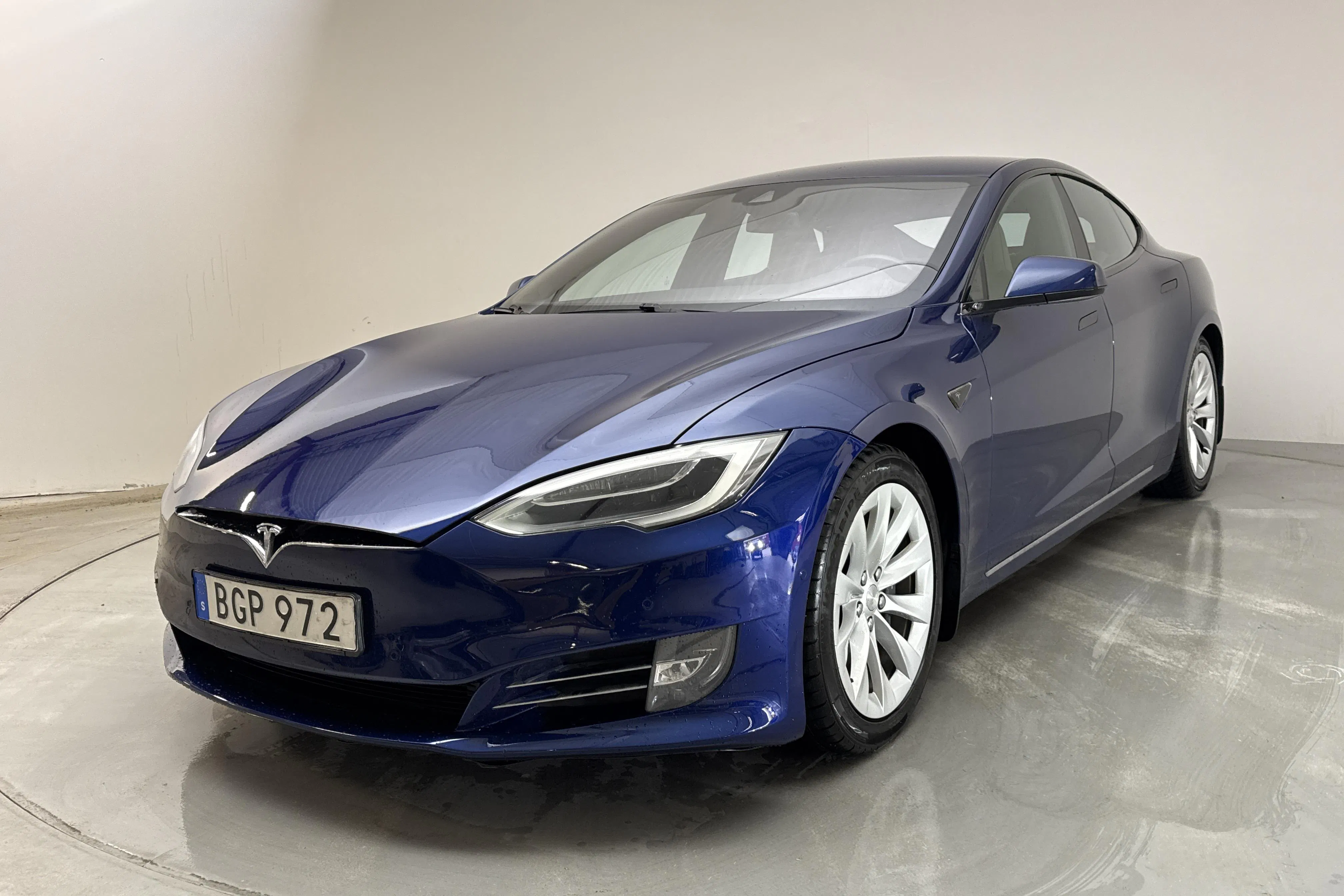Presentationsfoto 1 av 15: Tesla Model S 90D - 22 034 mil - Automat - Dark Blue - 2016