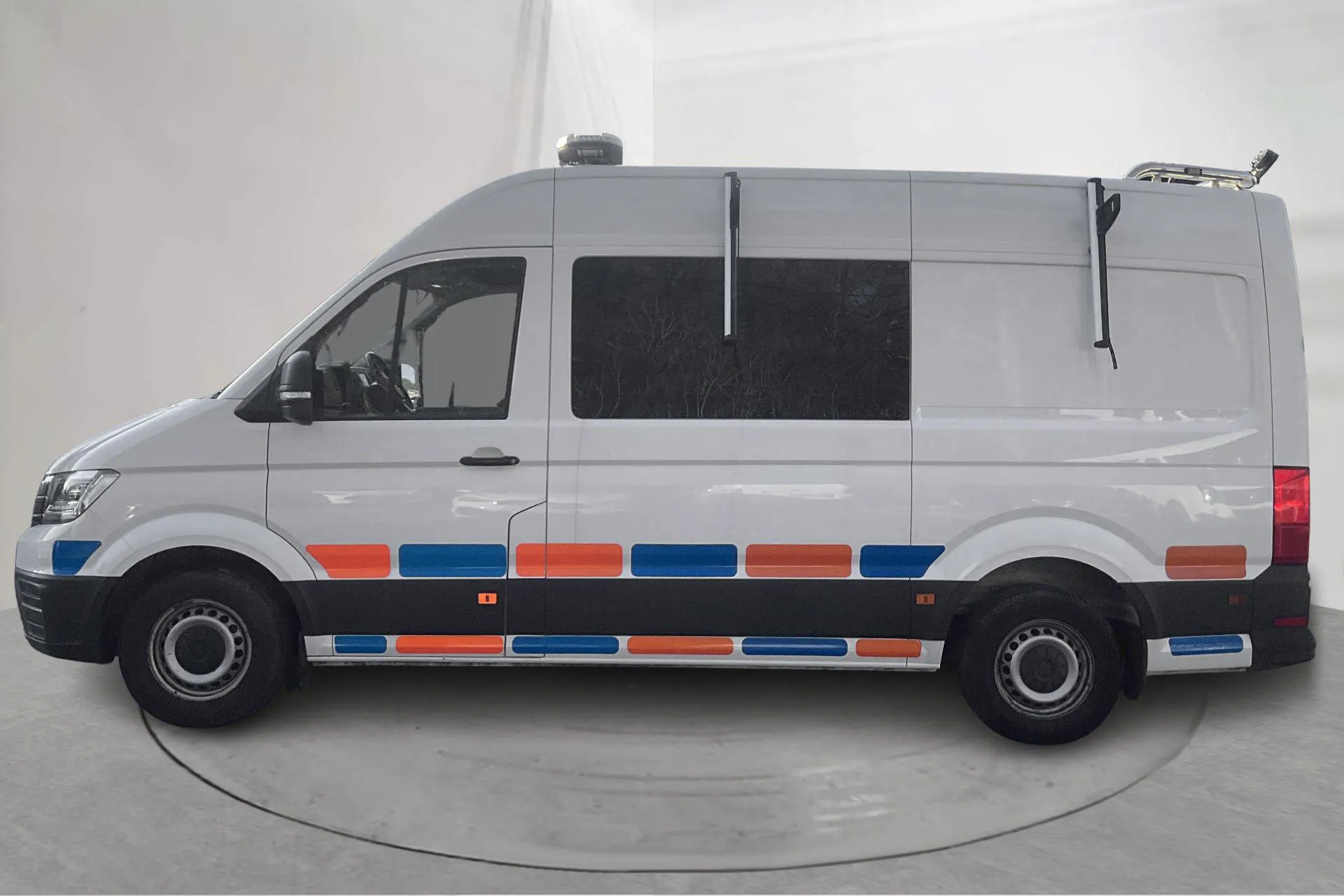 Presentationsfoto 2 av 16: VW Crafter 35 2.0 TDI Skåp (177hk) - 9 748 mil - Automat - vit - 2018